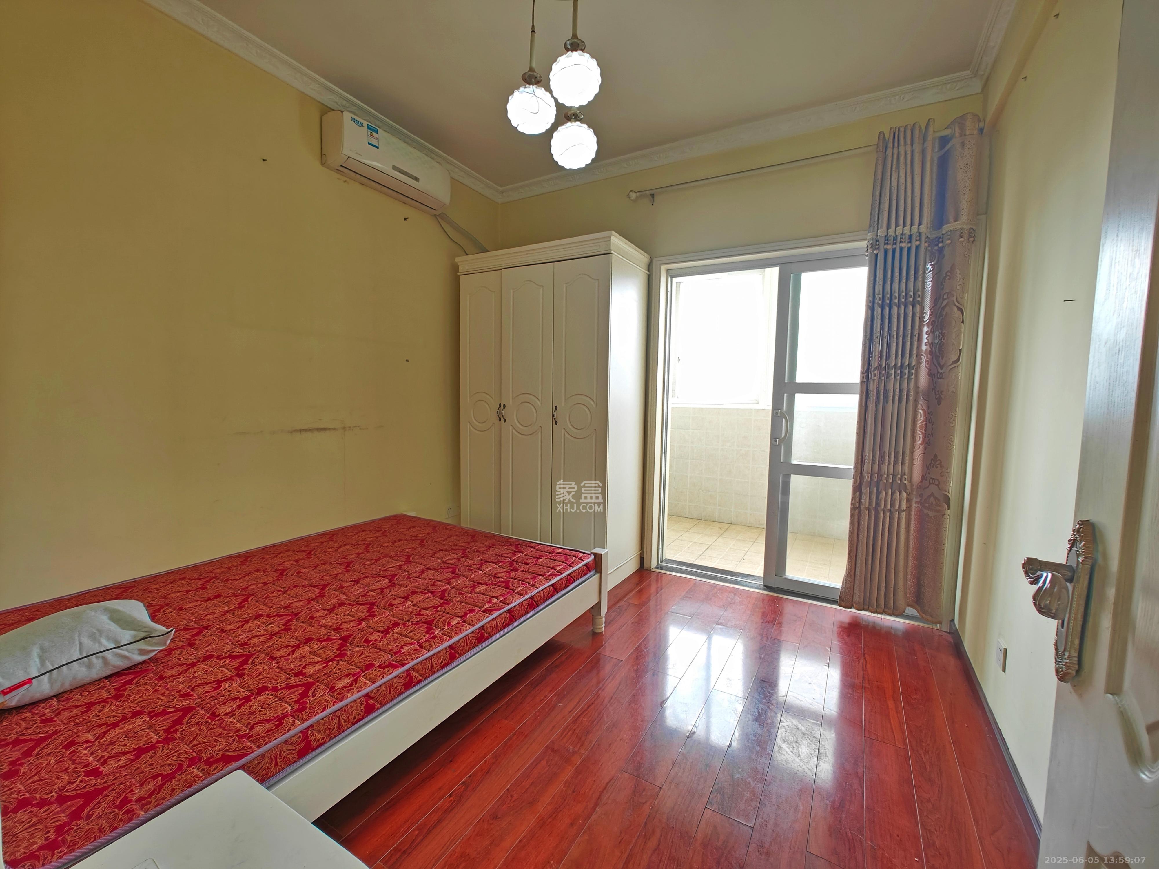 星邮公寓 4室2厅2卫 3000.0元/月 星邮公寓 4室2厅2卫 3000.0元/月室内图