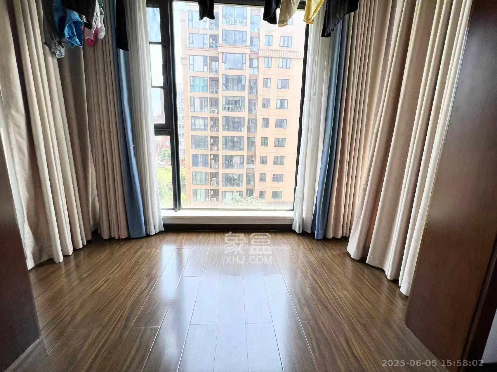 怡海星城 3室2厅1卫 2500.0元/月 怡海星城 3室2厅1卫 2500.0元/月室内图