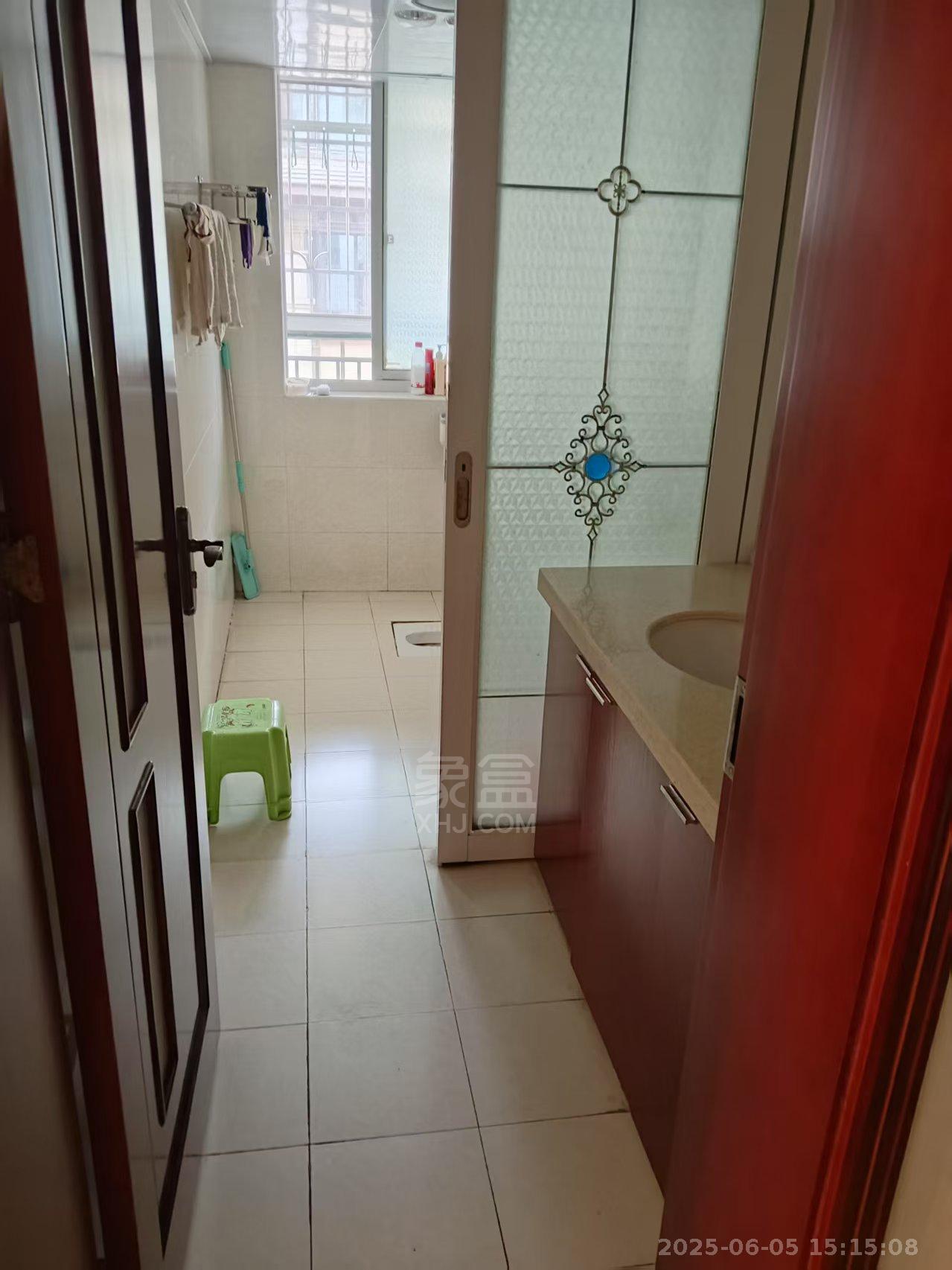 裕景龙苑 3室2厅2卫 1500.0元/月 裕景龙苑 3室2厅2卫 1500.0元/月室内图