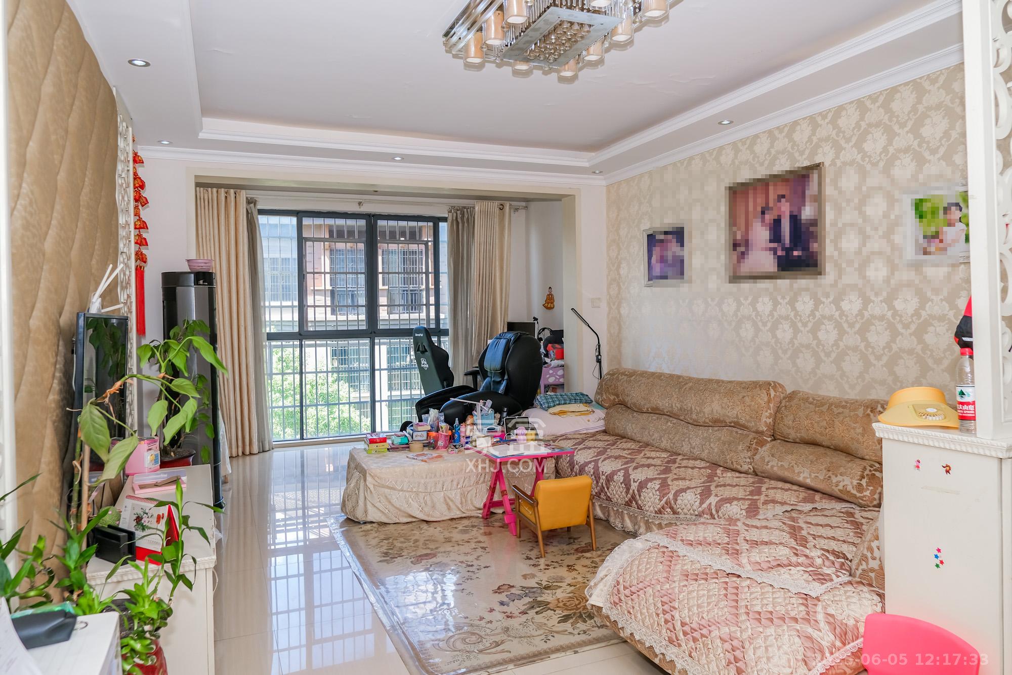 山水湾 3室2厅2卫 89.8万 山水湾 3室2厅2卫 89.8万客厅