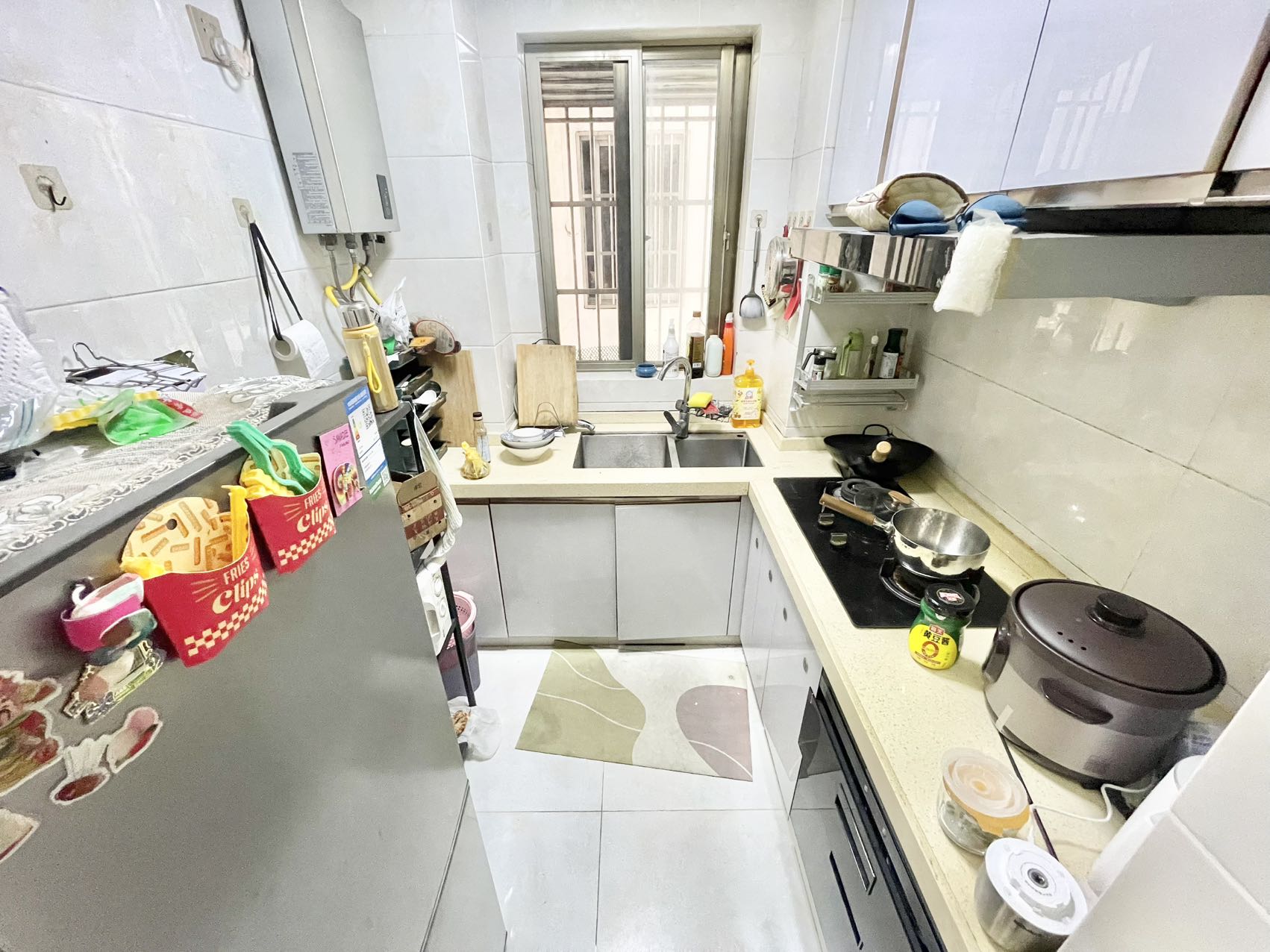 海建花苑小区  2室2厅1卫   2000.00元/月室内图