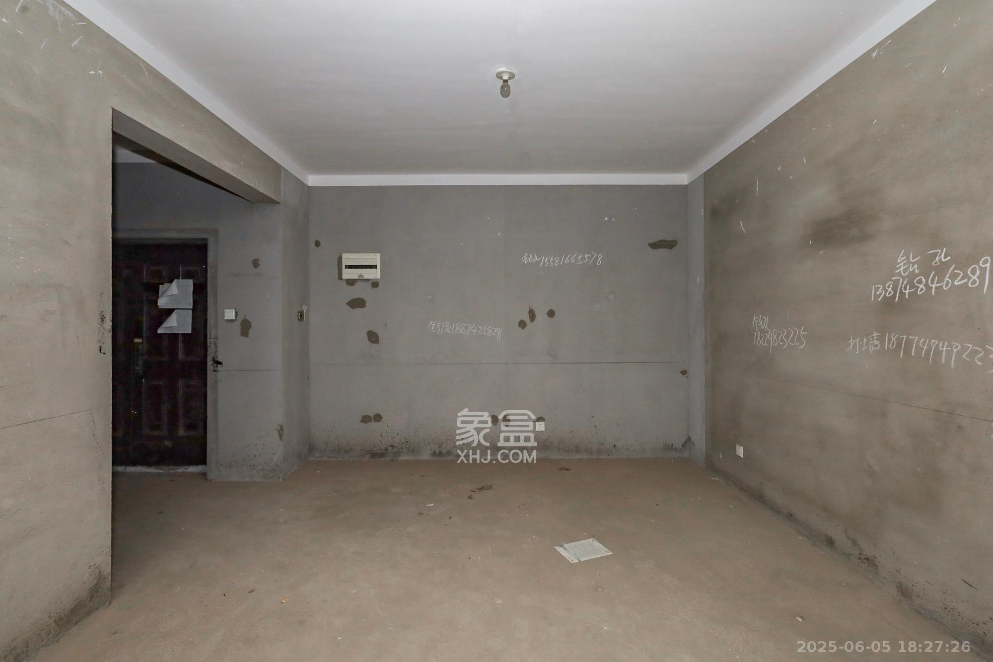 八方小区B区  3室2厅2卫    350.0万其他