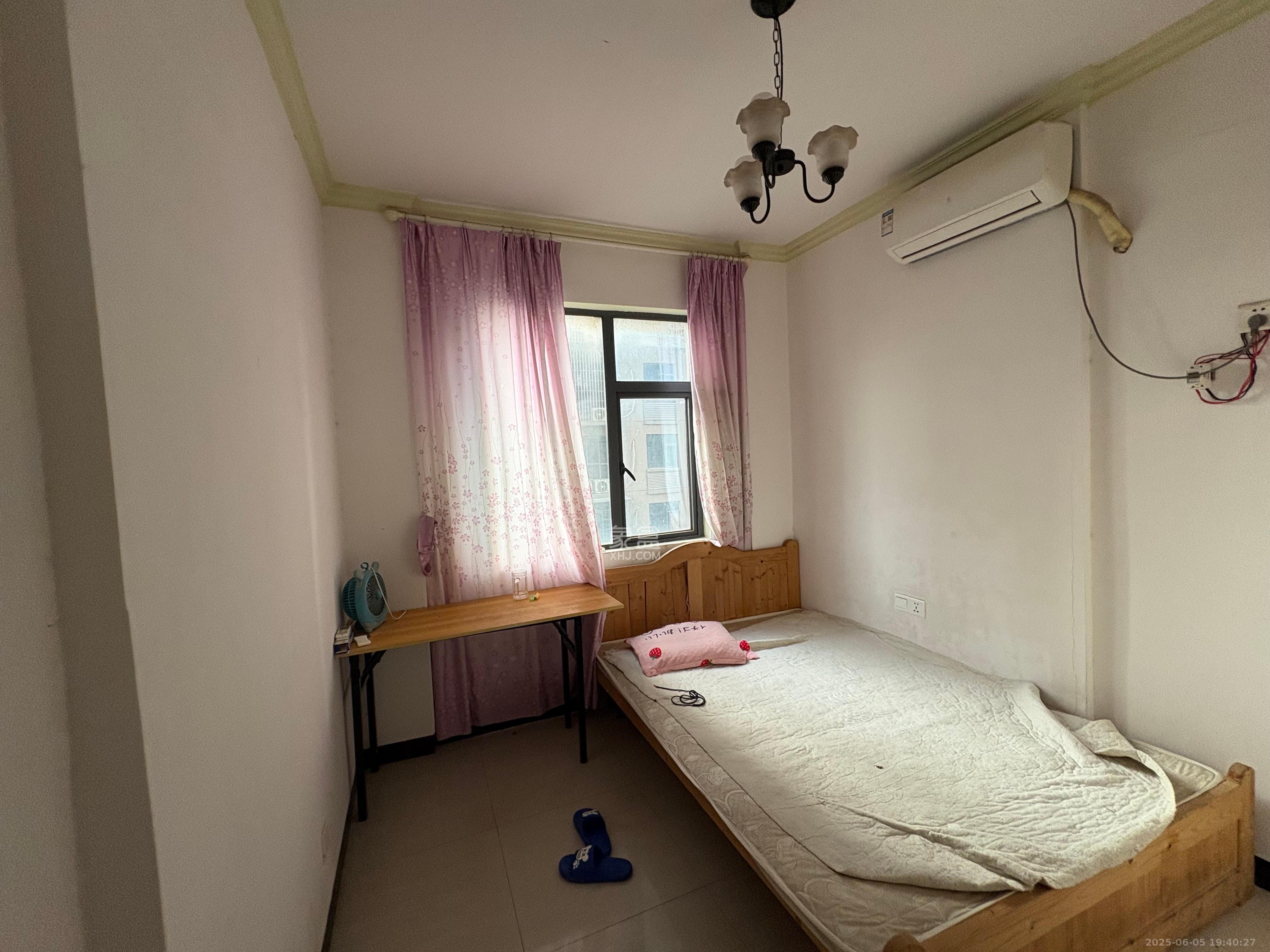 悦湖山 4室2厅2卫 2800.0元/月 悦湖山 4室2厅2卫 2800.0元/月室内图