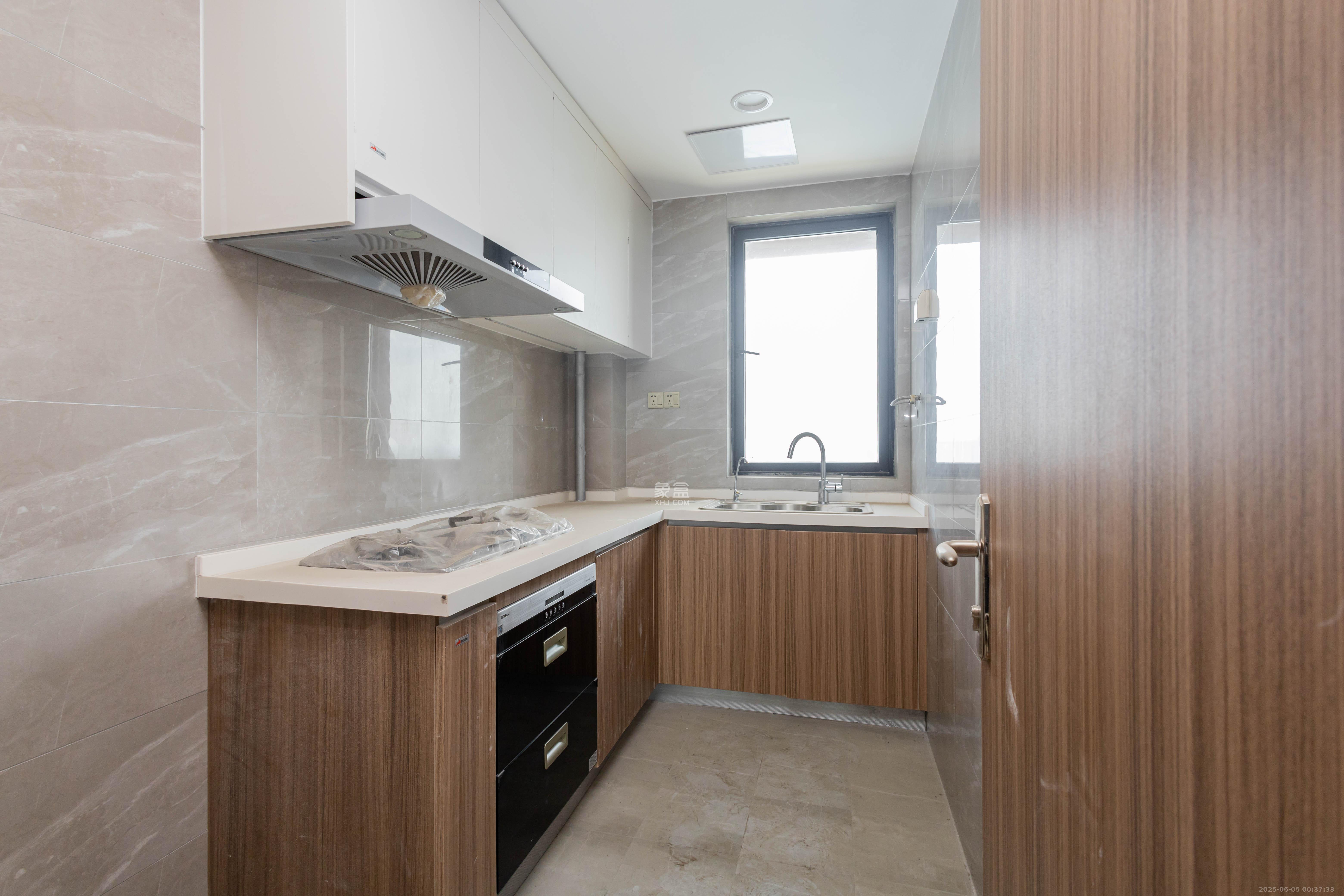 华远碧桂园海蓝城  4室2厅2卫    88.0万 华远碧桂园海蓝城  4室2厅2卫    88.0万厨房