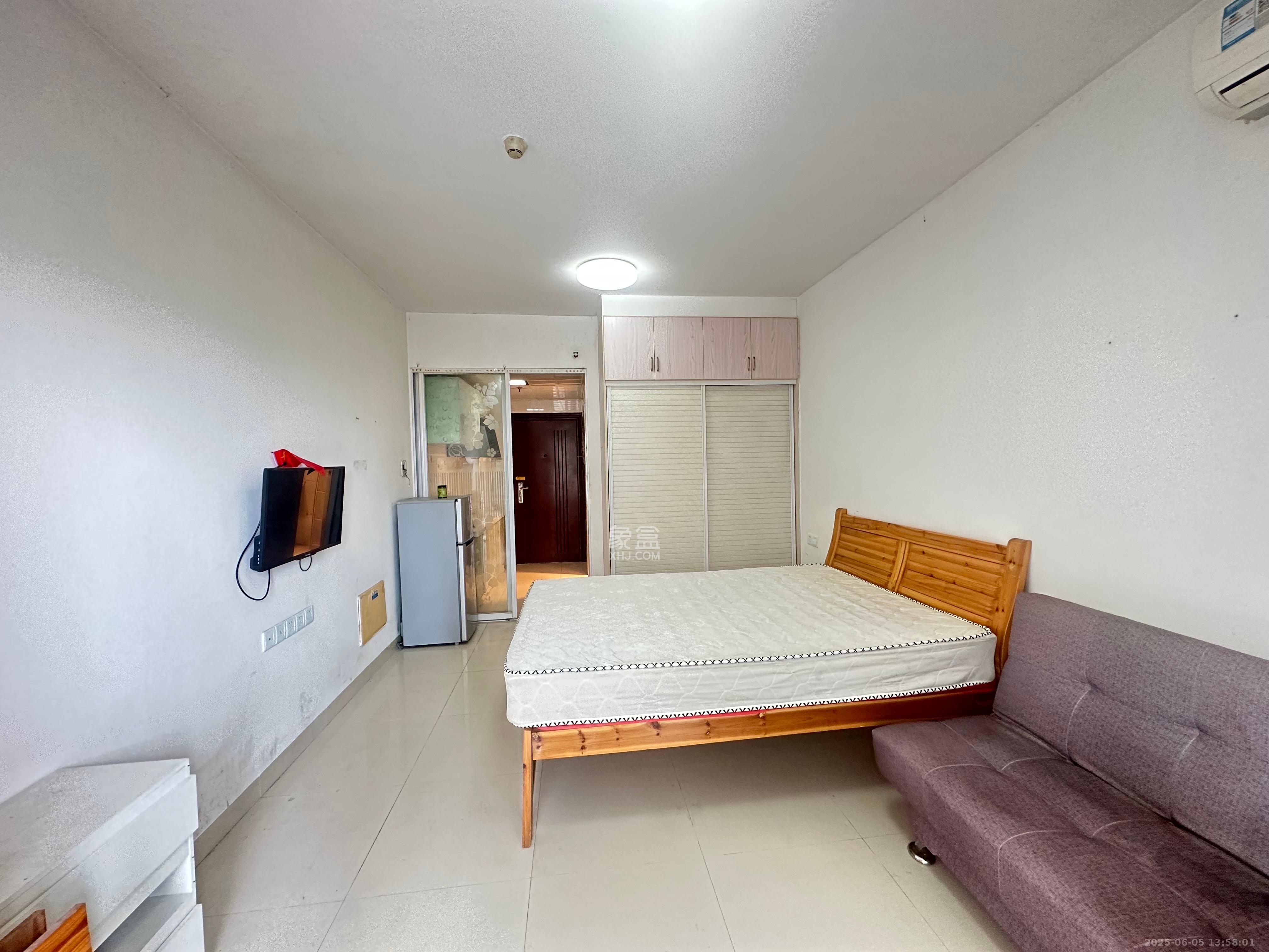 保利麓谷林语I区  1室1厅1卫   1400.00元/月室内图