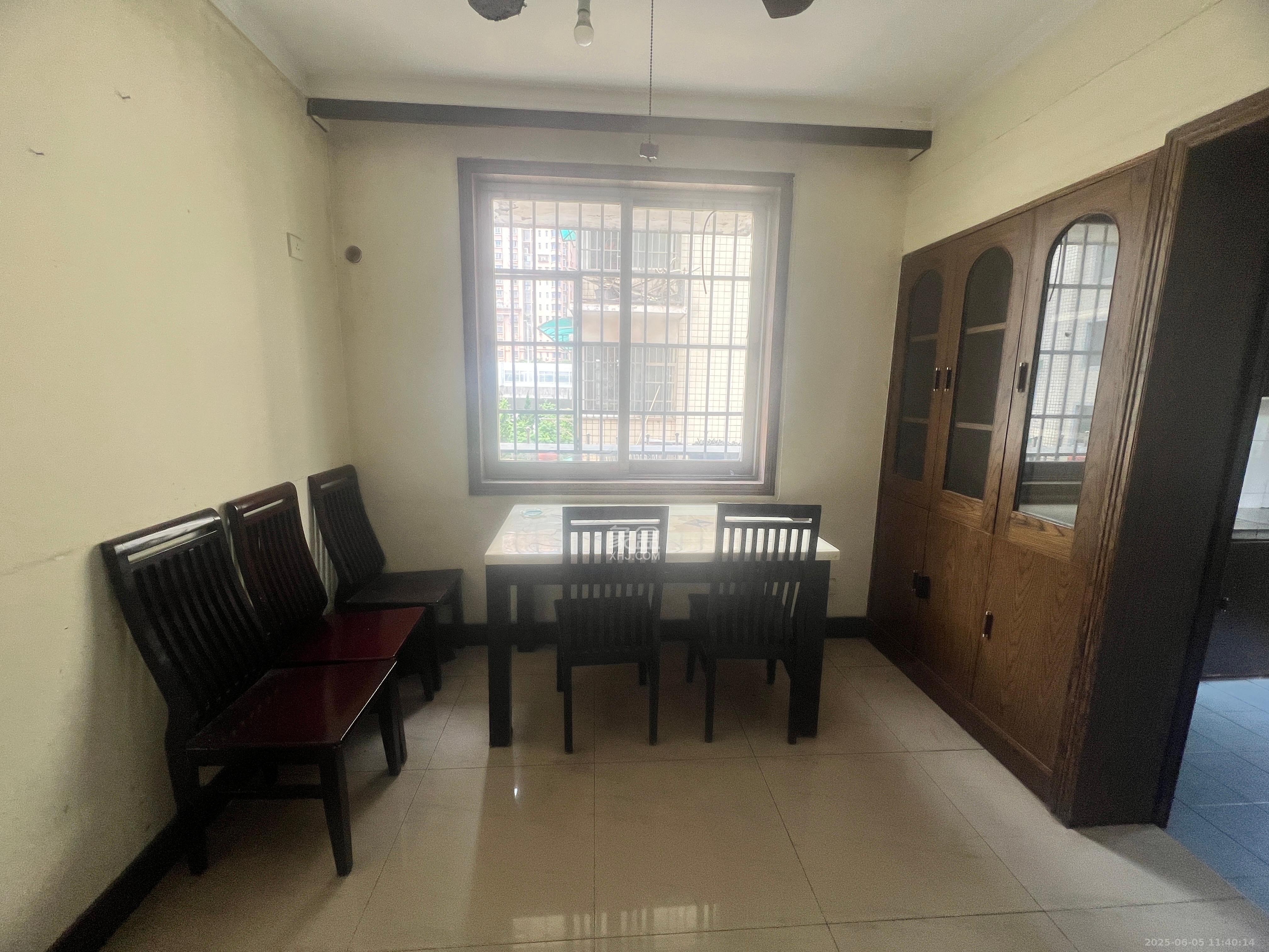 新世纪家园  2室1厅1卫    2200.0元/月室内图