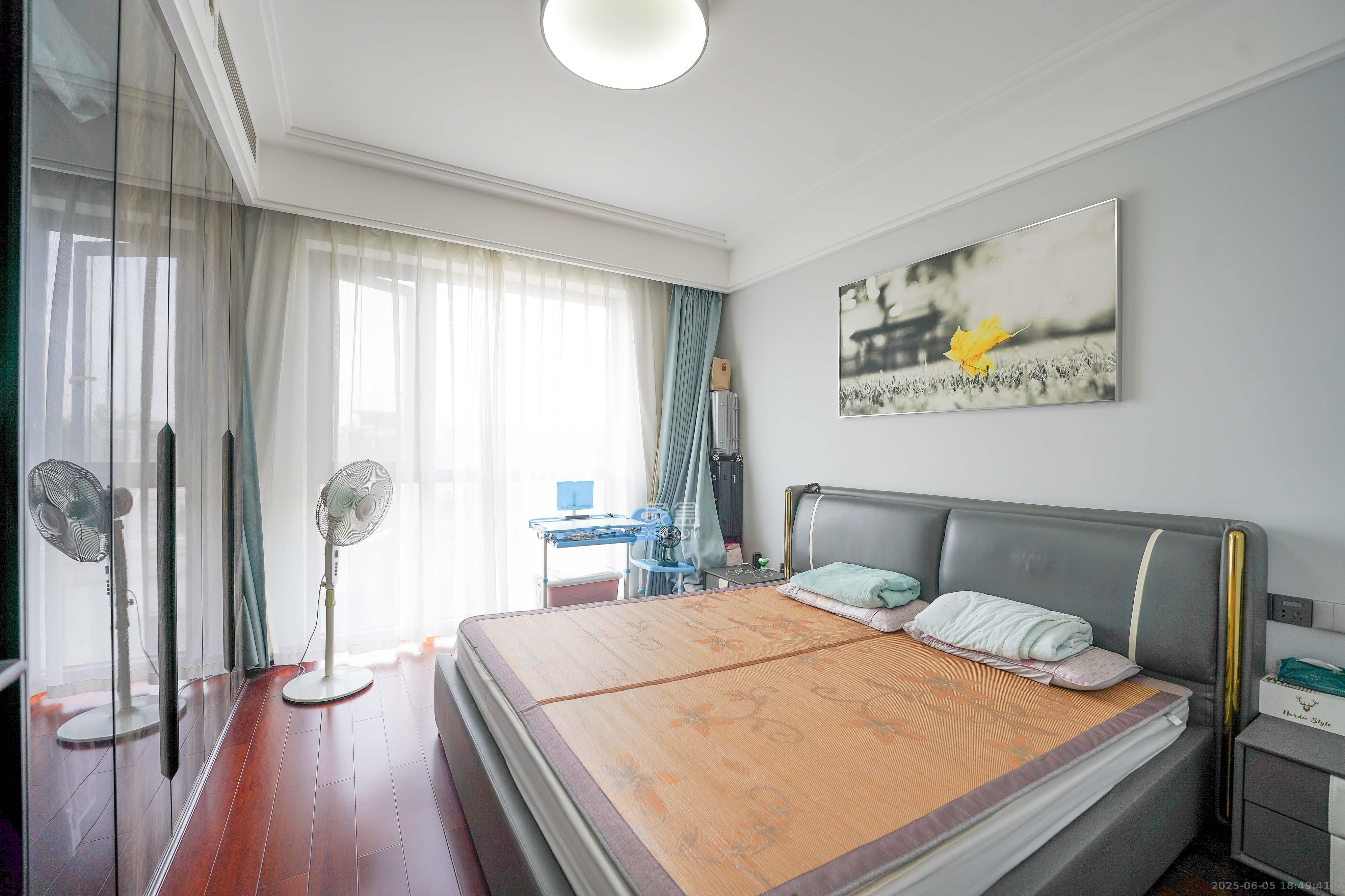 五矿万境蓝山 3室2厅2卫 182.0万 五矿万境蓝山 3室2厅2卫 182.0万卧室