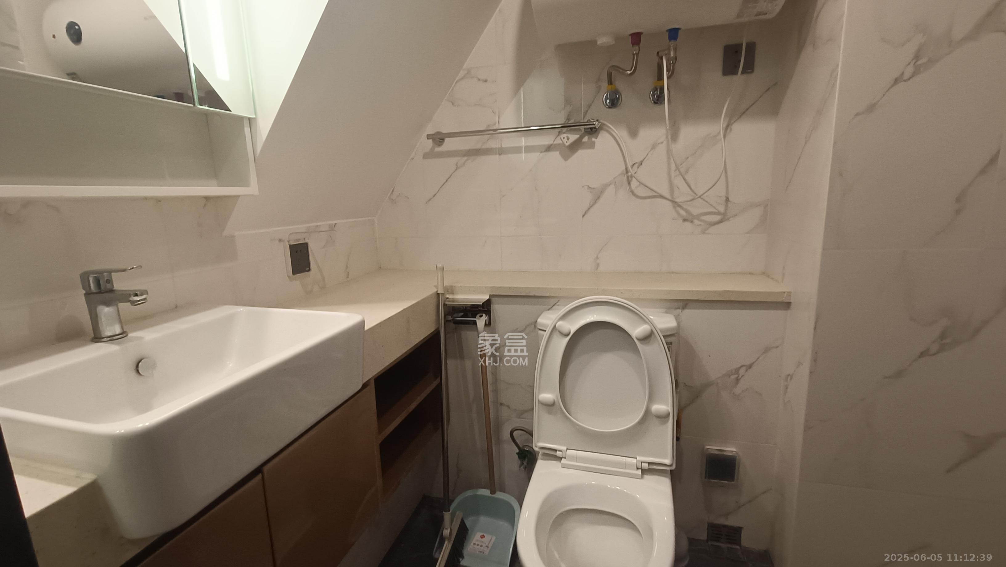 达美寰宇中心  2室1厅1卫   3500.00元/月室内图