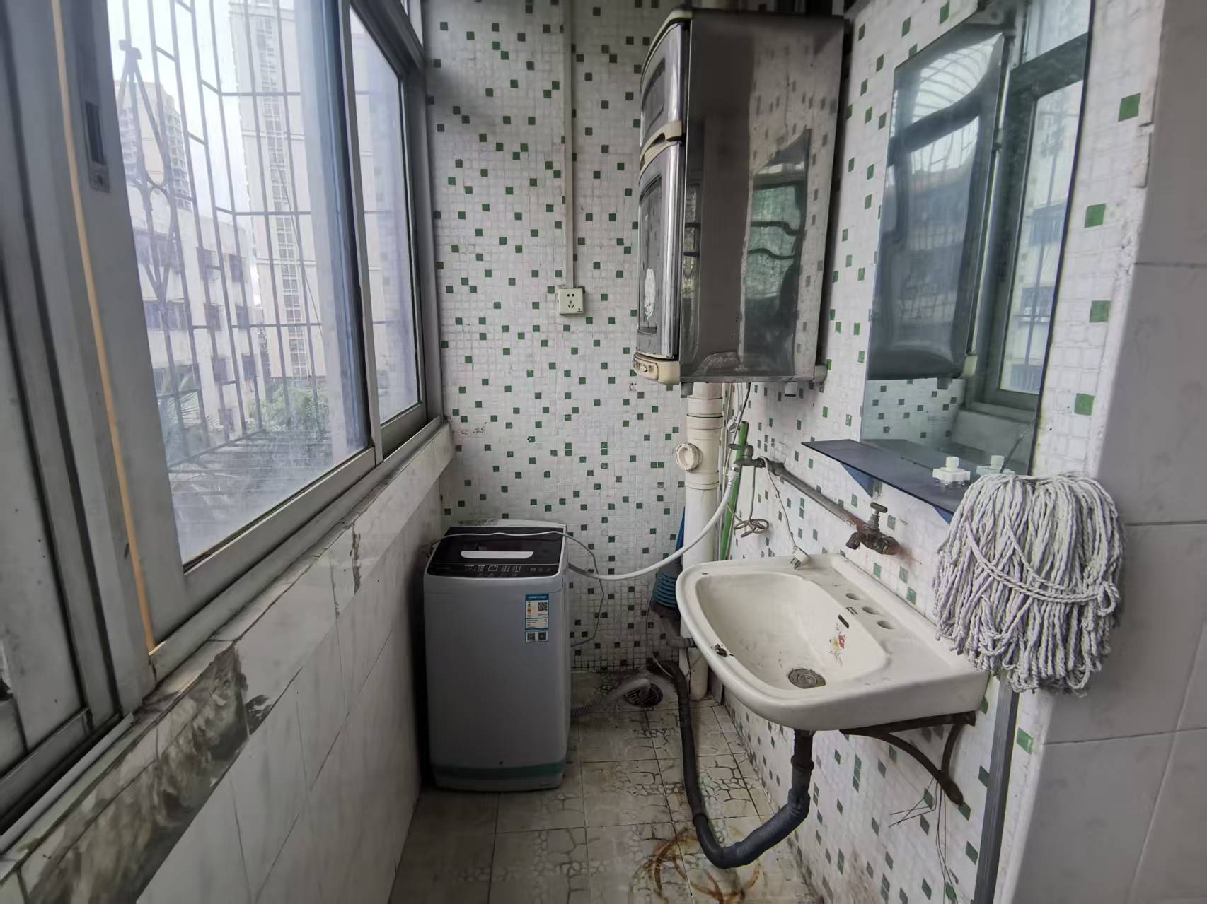 省农机公司宿舍(海秀中路)  3室2厅1卫    1500.0元/月 省农机公司宿舍(海秀中路)  3室2厅1卫    1500.0元/月室内图