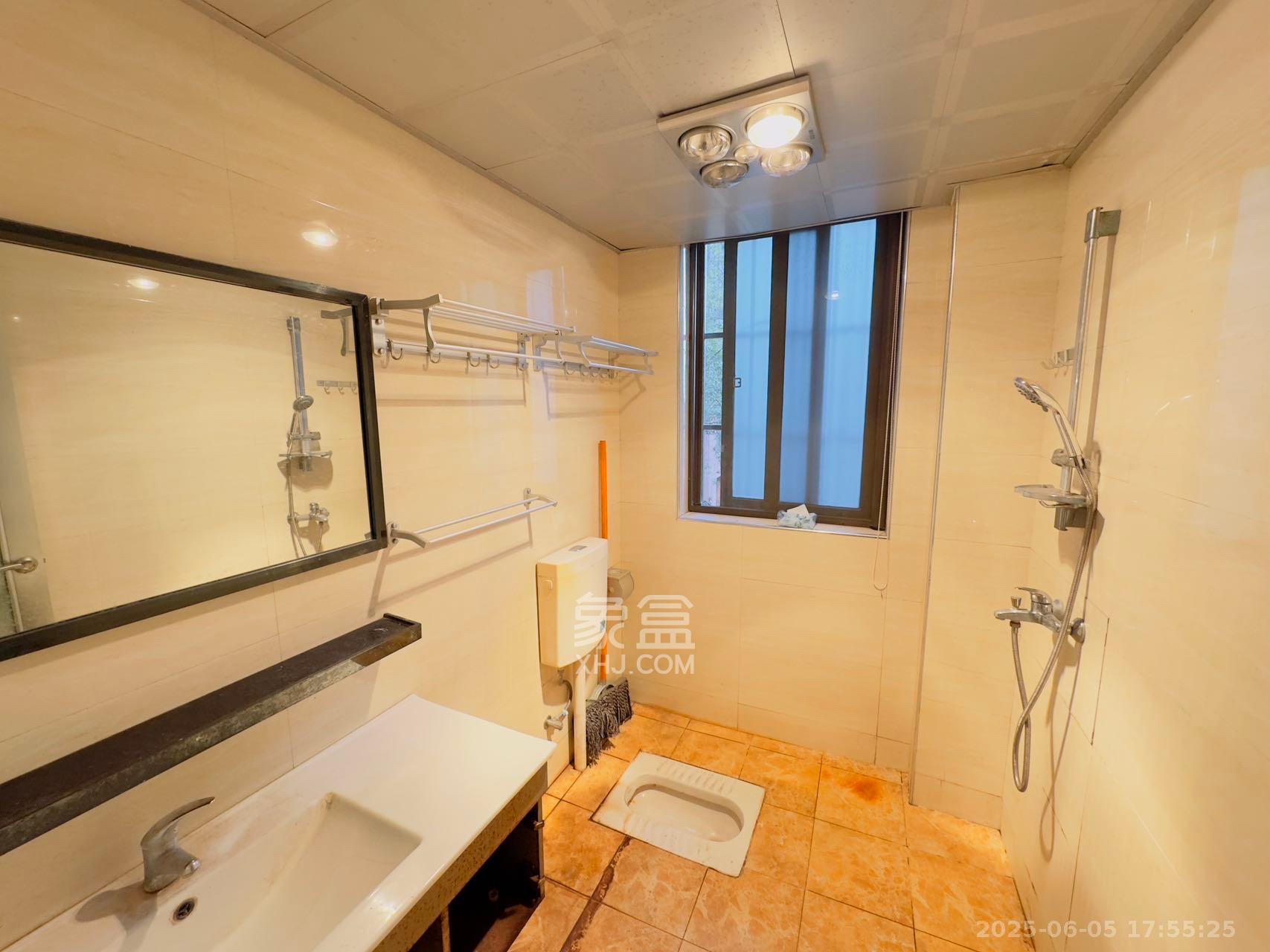 保利麓谷林语B区 3室2厅1卫 2600.0元/月 保利麓谷林语B区 3室2厅1卫 2600.0元/月室内图