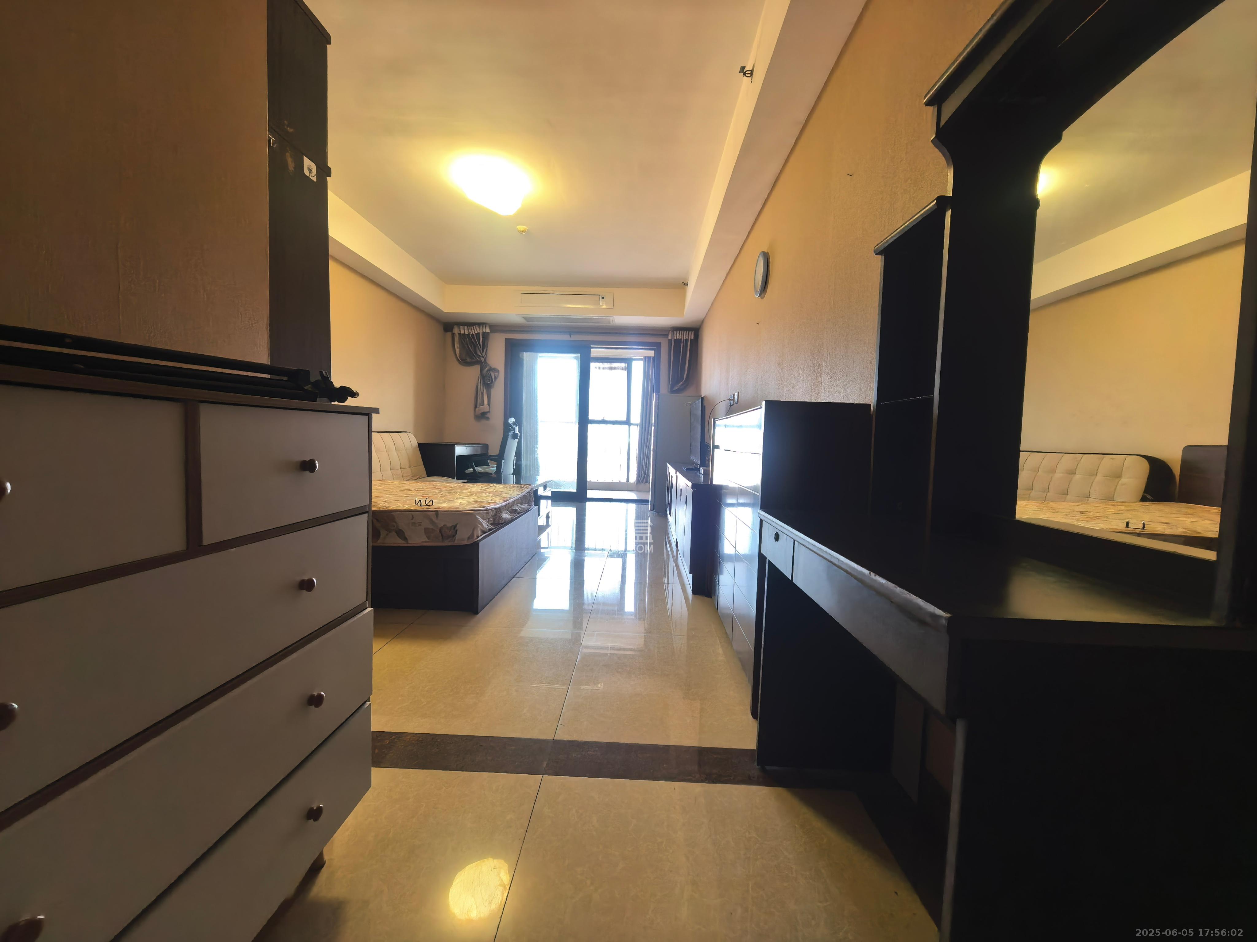 东塘瑞府  1室1厅1卫    1800.0元/月 东塘瑞府  1室1厅1卫    1800.0元/月室内图