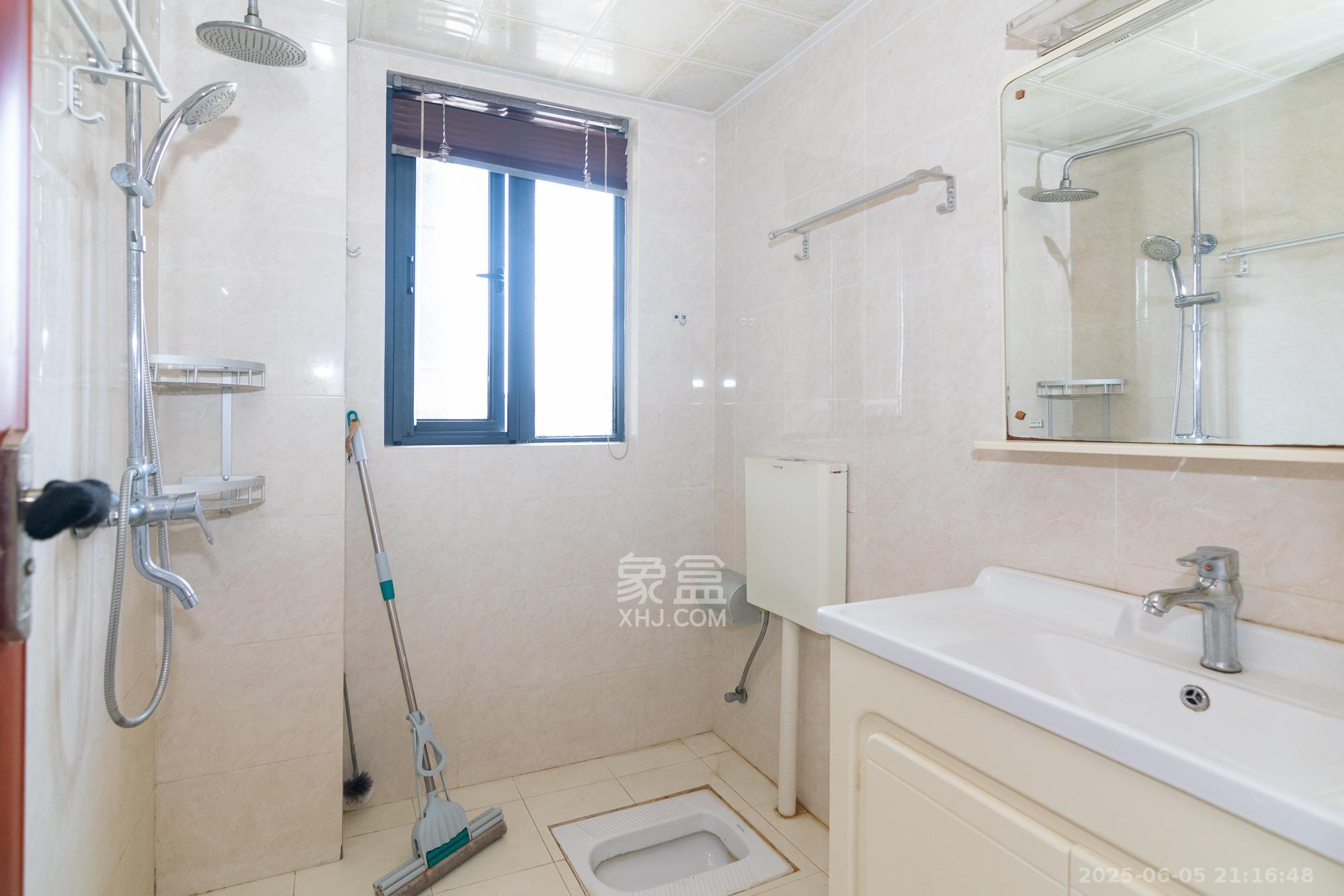 澳海澜庭 2室2厅1卫 52.0万 澳海澜庭 2室2厅1卫 52.0万卫生间