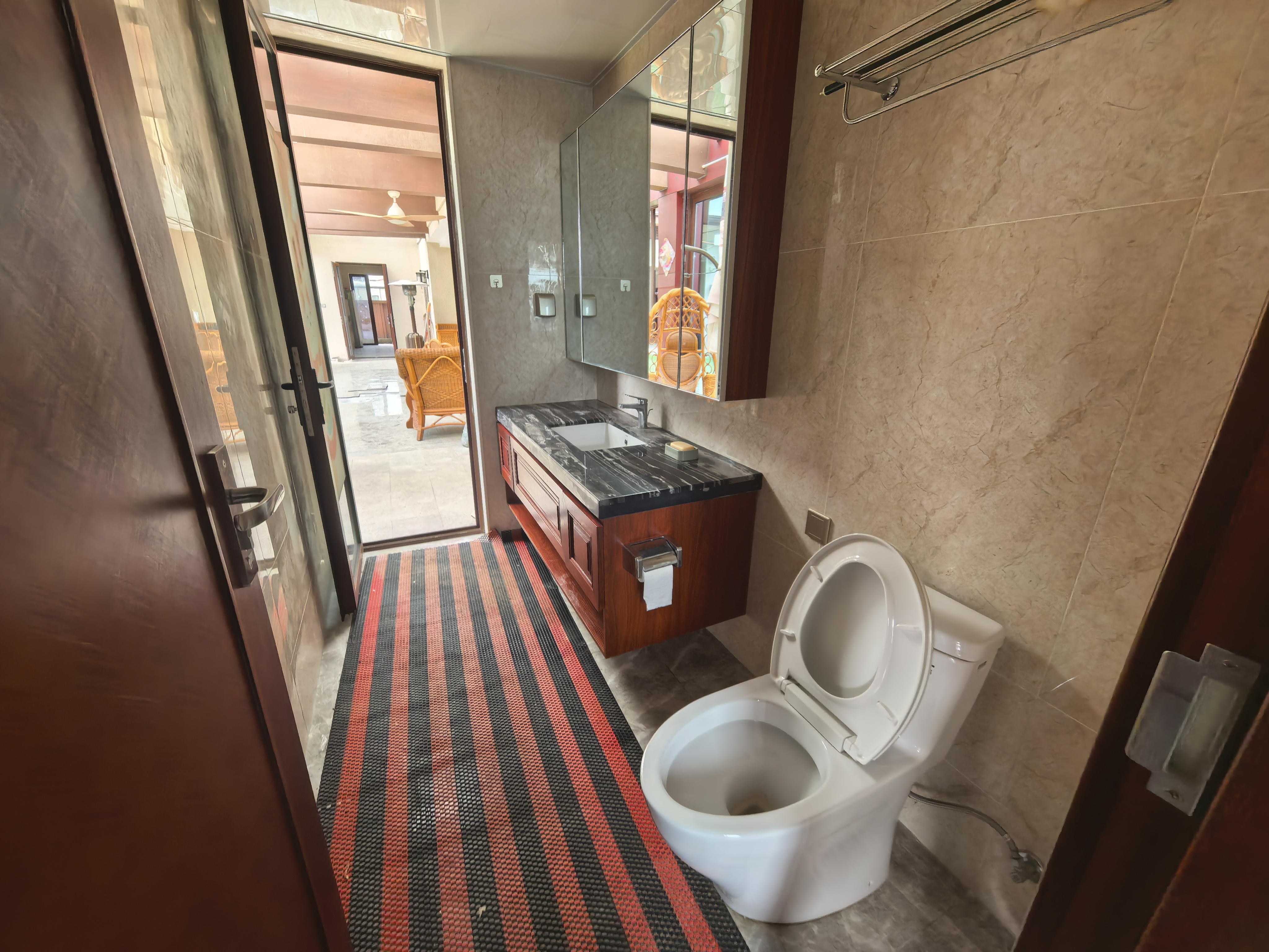 孔雀山沁源汇一期 3室2厅2卫 270.0万 孔雀山沁源汇一期 3室2厅2卫 270.0万客厅