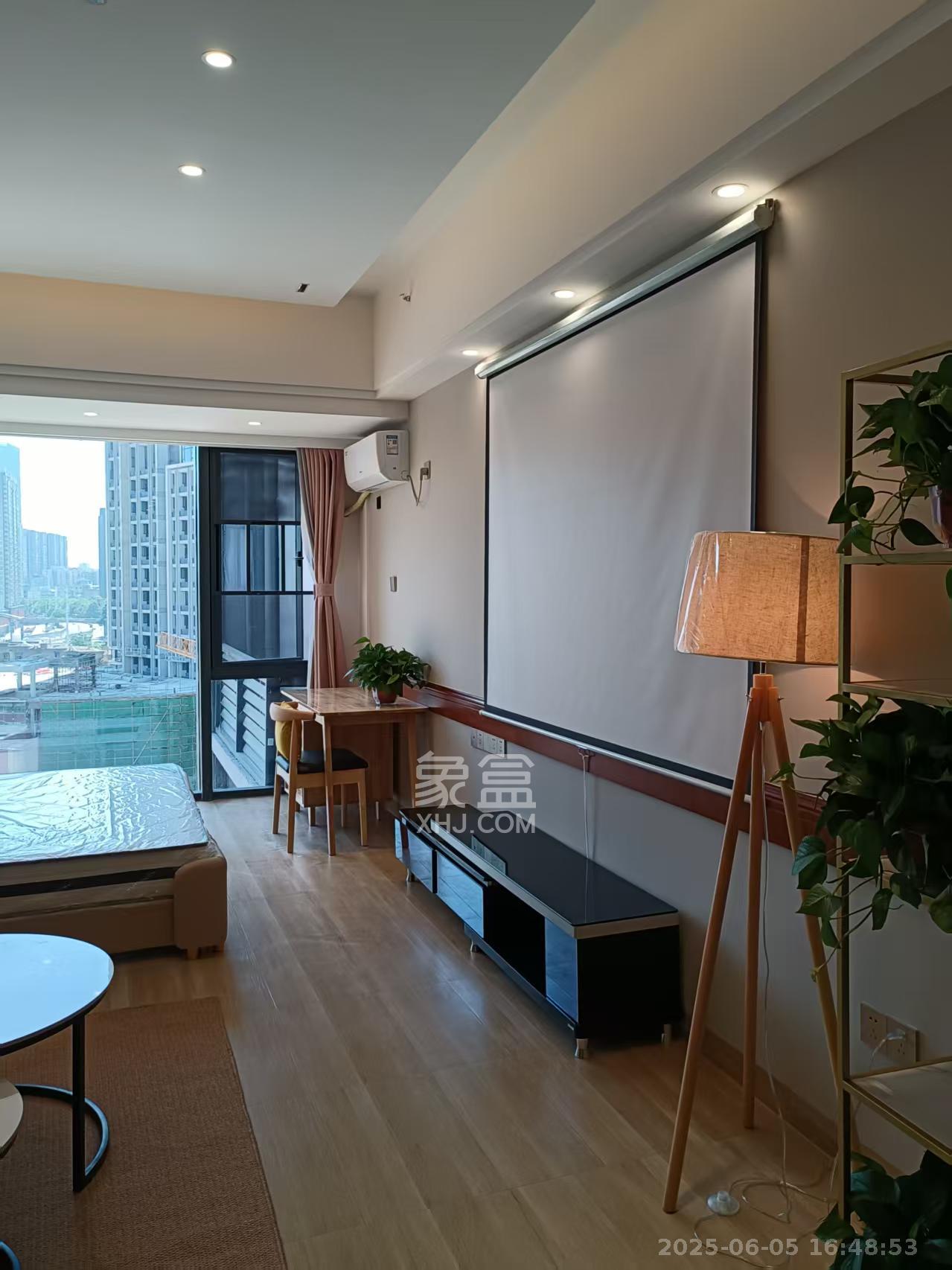 万润时光里  1室1厅1卫   2200.00元/月室内图