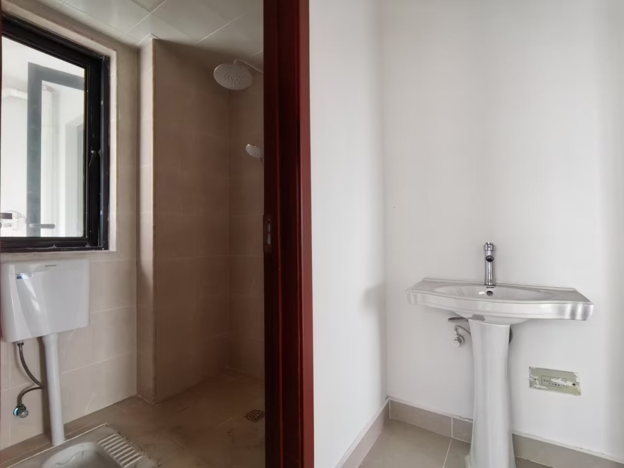 龙昆雅苑(中交·龙昆雅苑) 3室2厅1卫 2500.0元/月 龙昆雅苑(中交·龙昆雅苑) 3室2厅1卫 2500.0元/月室内图