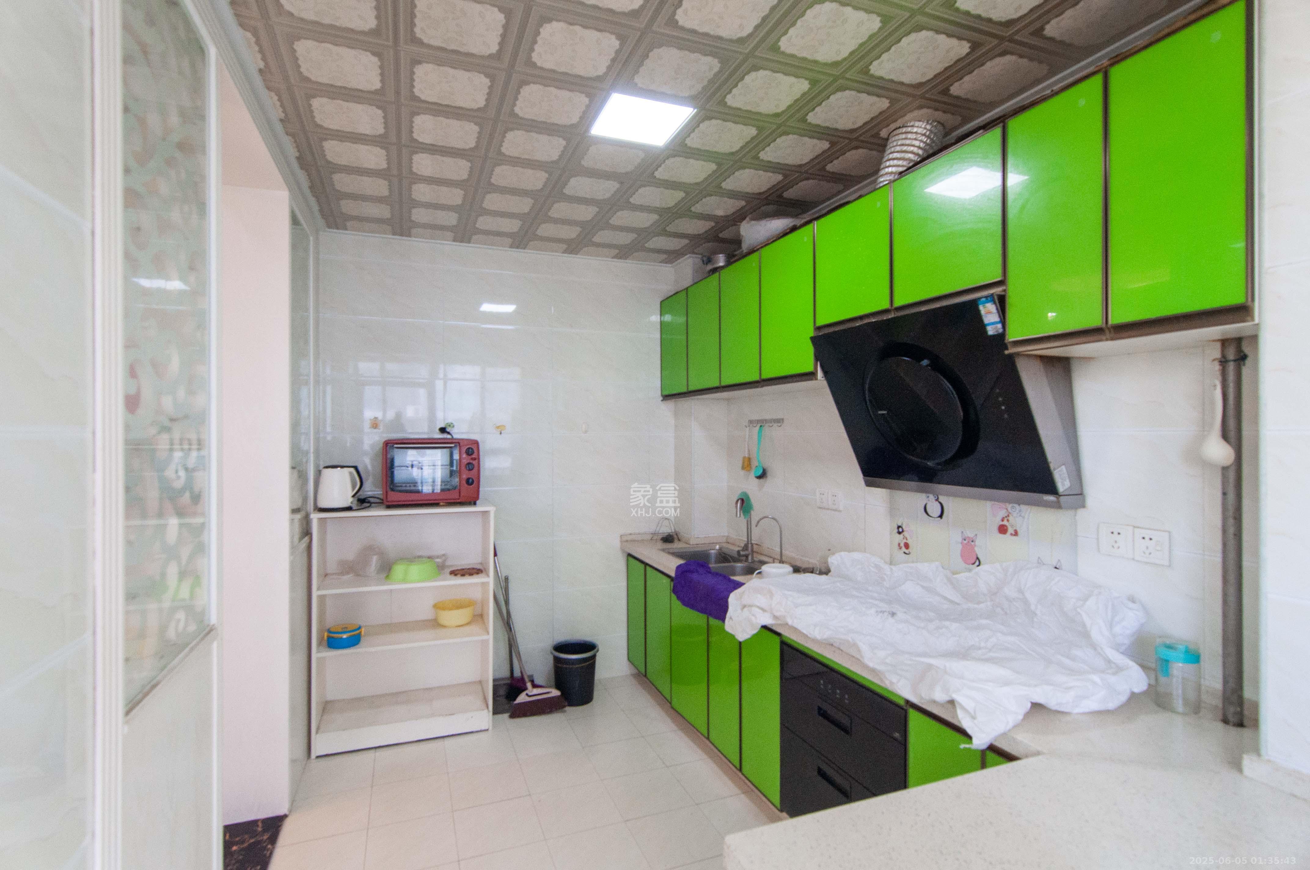 望兴景园一期  3室2厅2卫    130.0万 望兴景园一期  3室2厅2卫    130.0万厨房