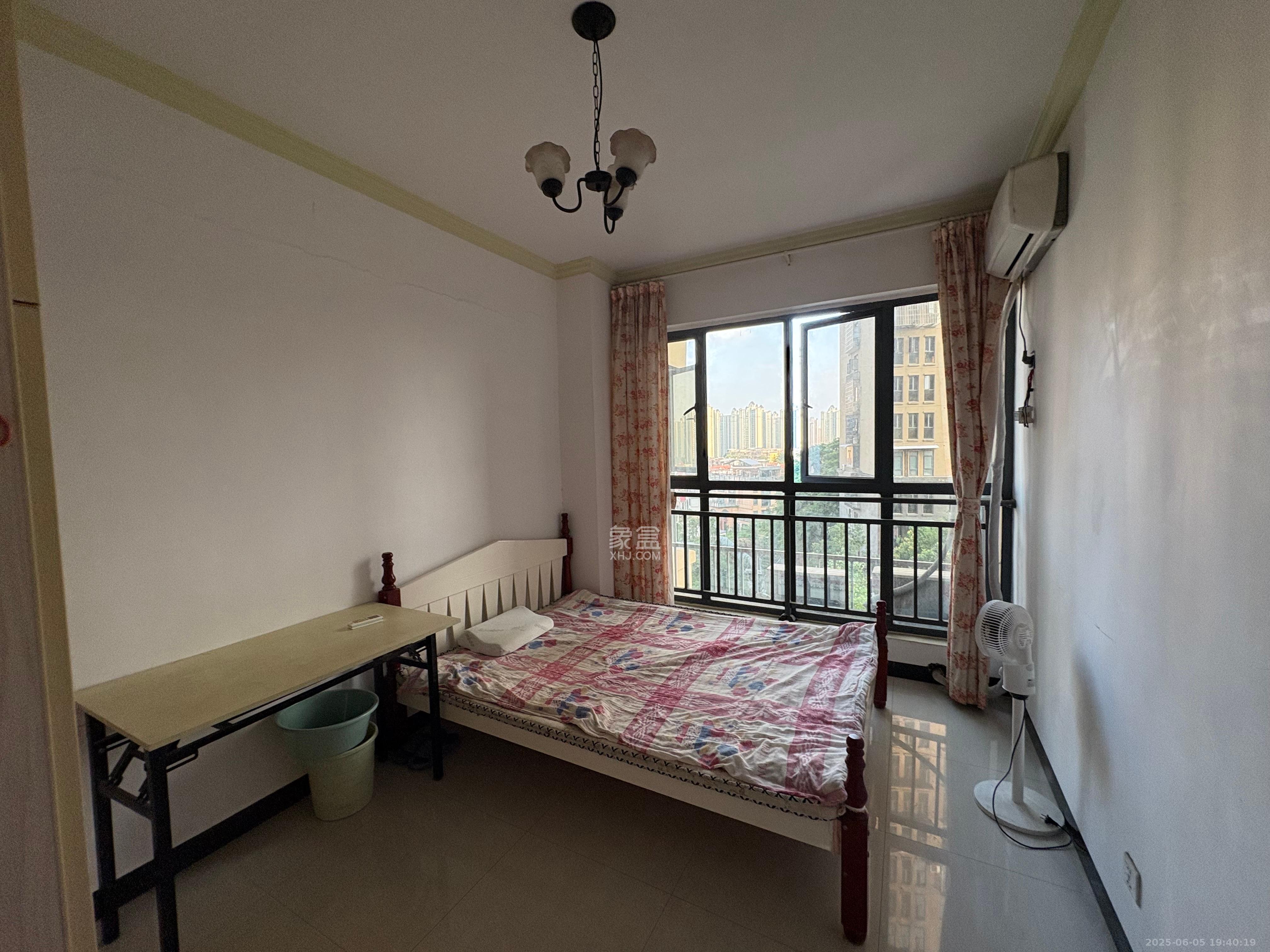 悦湖山 4室2厅2卫 2800.0元/月 悦湖山 4室2厅2卫 2800.0元/月室内图