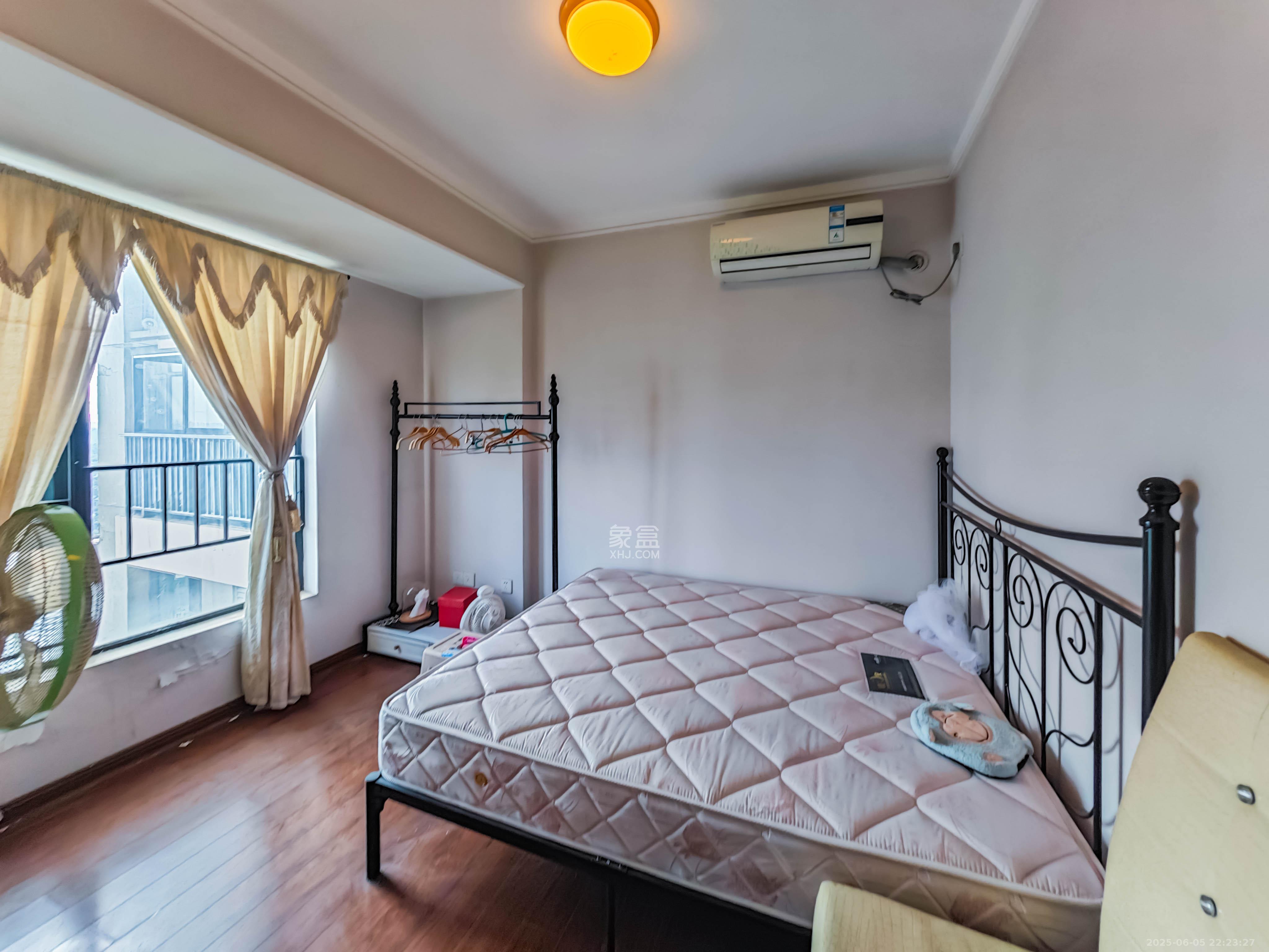 万科金域华府二期  3室2厅1卫    95.0万卧室