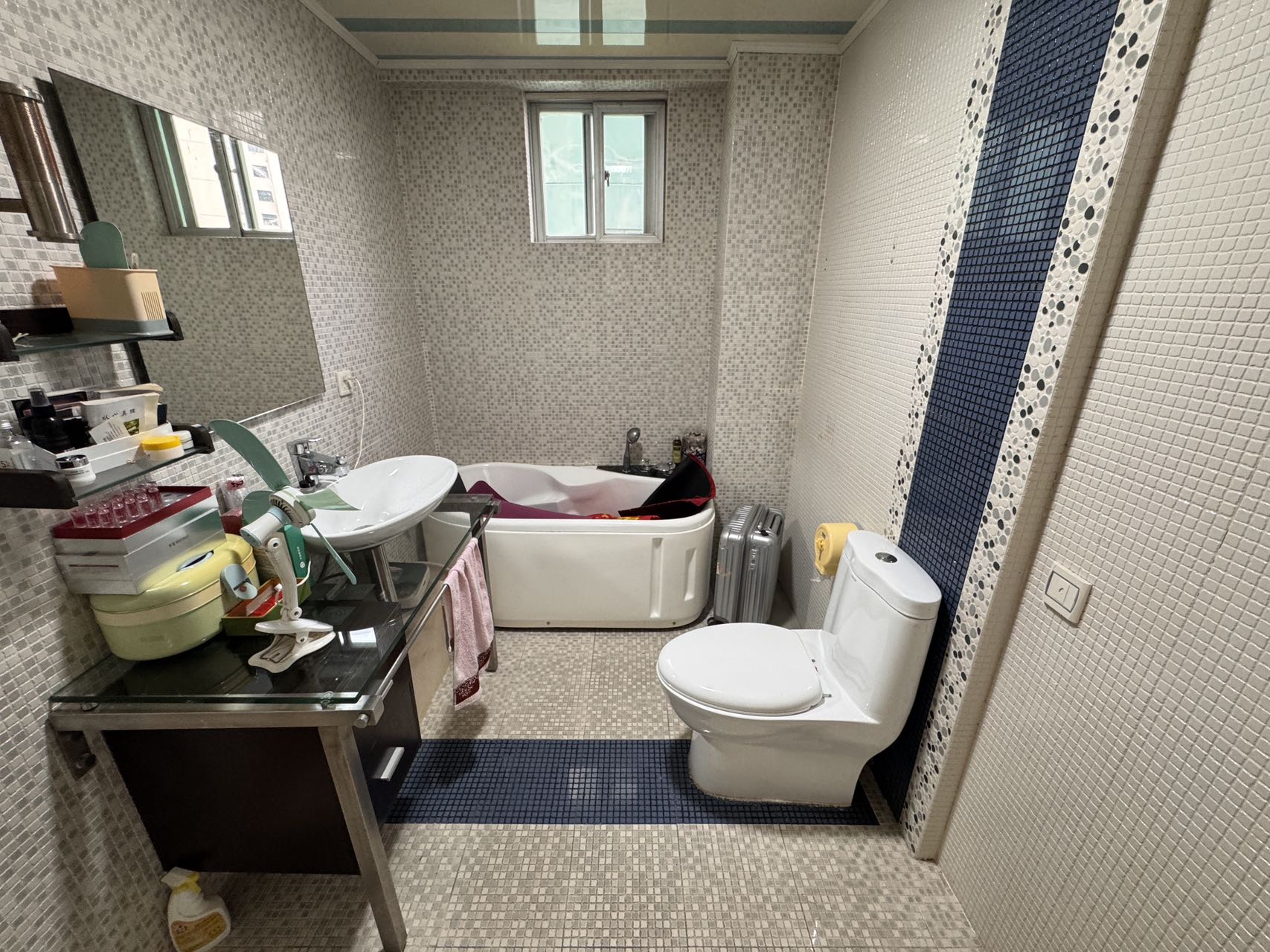 都市庭苑  3室2厅2卫    3300.0元/月 都市庭苑  3室2厅2卫    3300.0元/月室内图