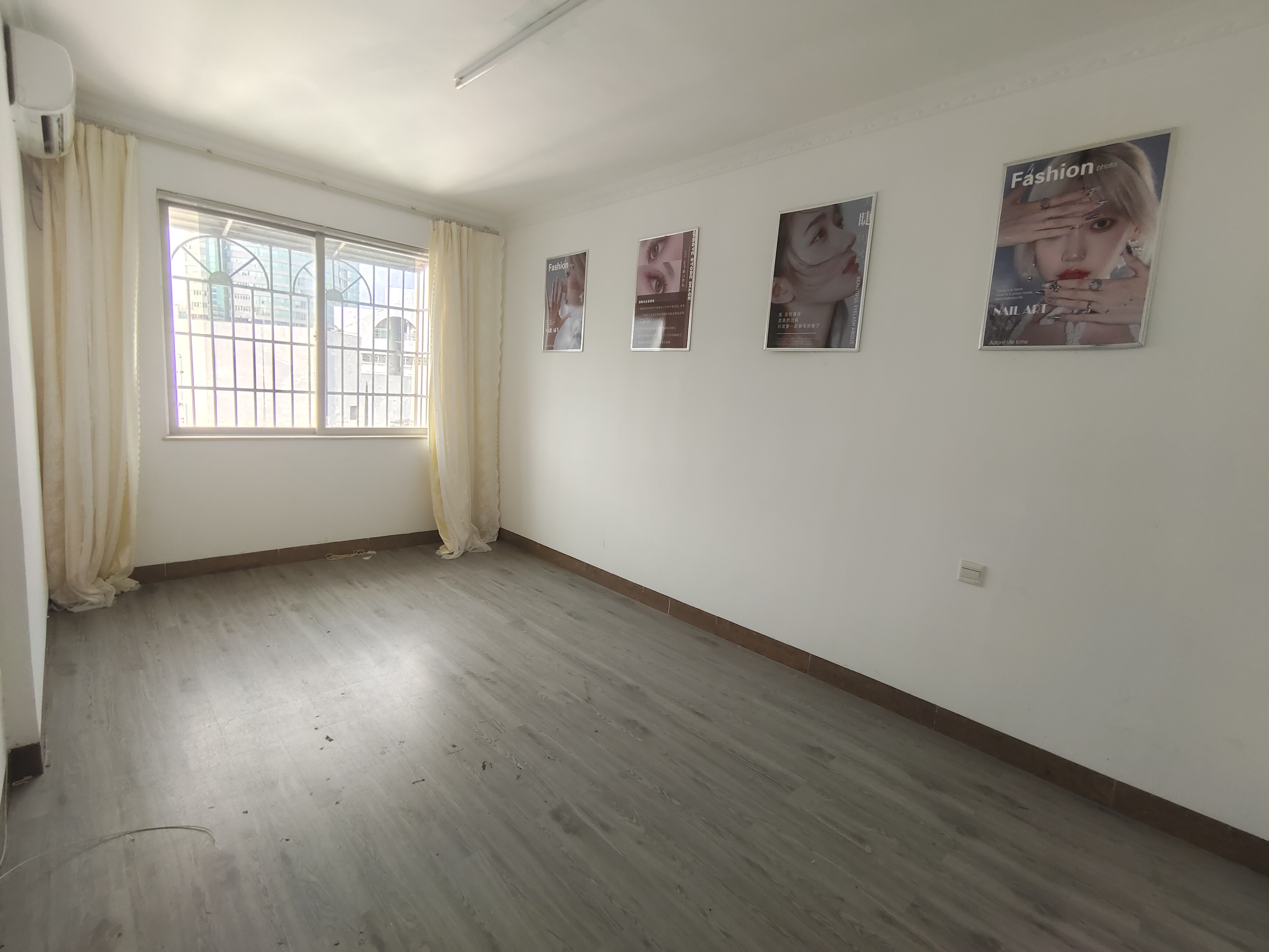 富豪大厦(富豪花园) 3室2厅2卫 2300.0元/月 富豪大厦(富豪花园) 3室2厅2卫 2300.0元/月室内图