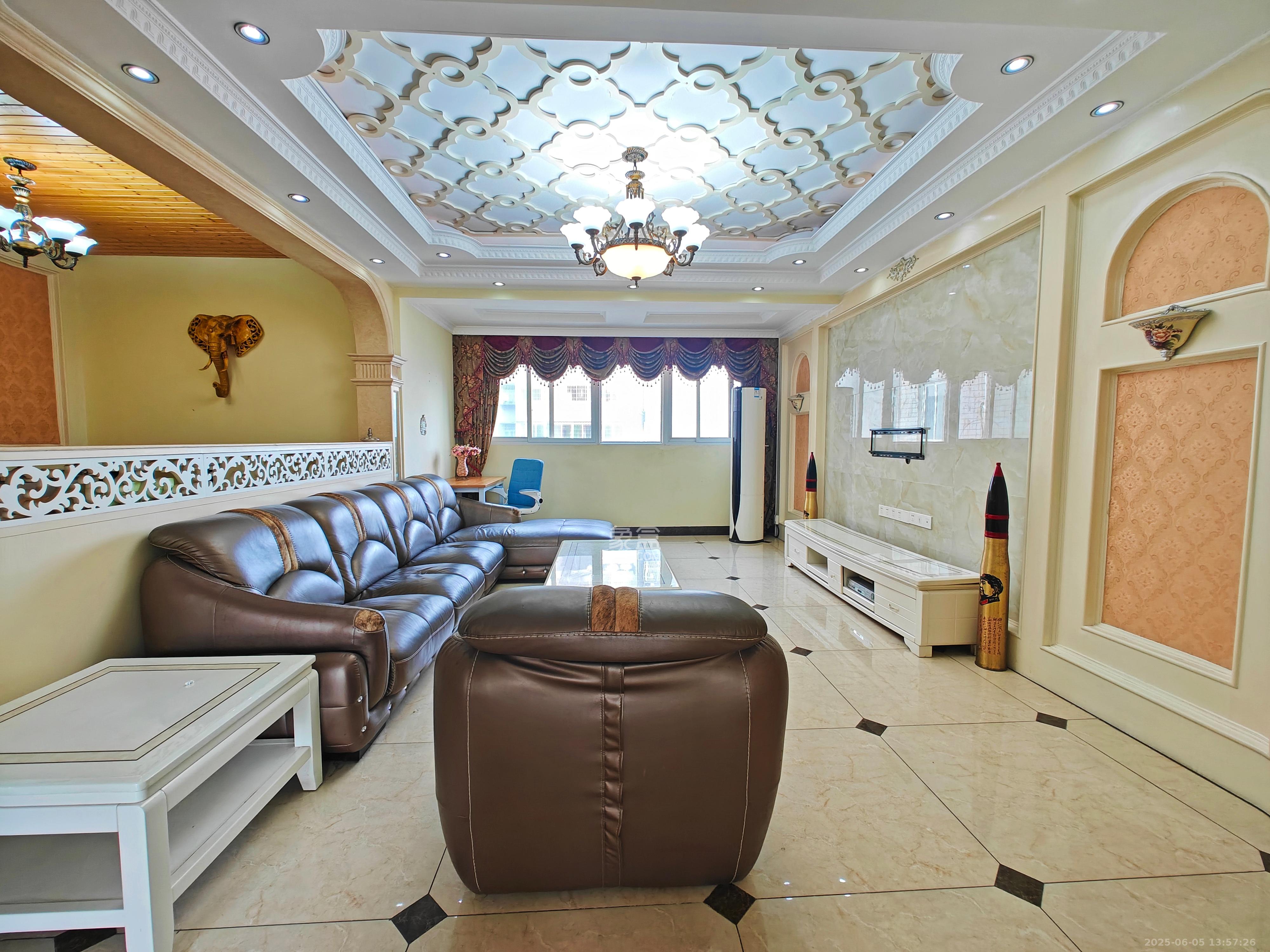 星邮公寓 4室2厅2卫 3000.0元/月 星邮公寓 4室2厅2卫 3000.0元/月室内图