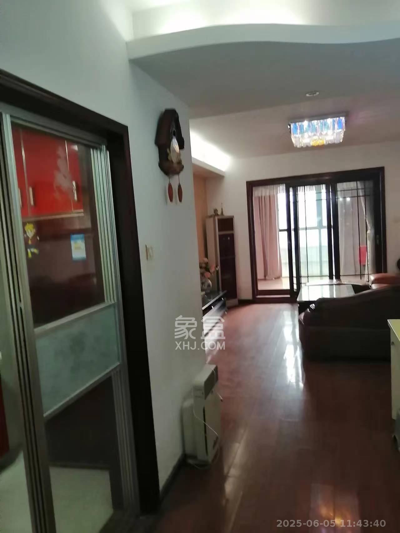 天城泰祥苑 2室2厅1卫 2600.0元/月 天城泰祥苑 2室2厅1卫 2600.0元/月室内图