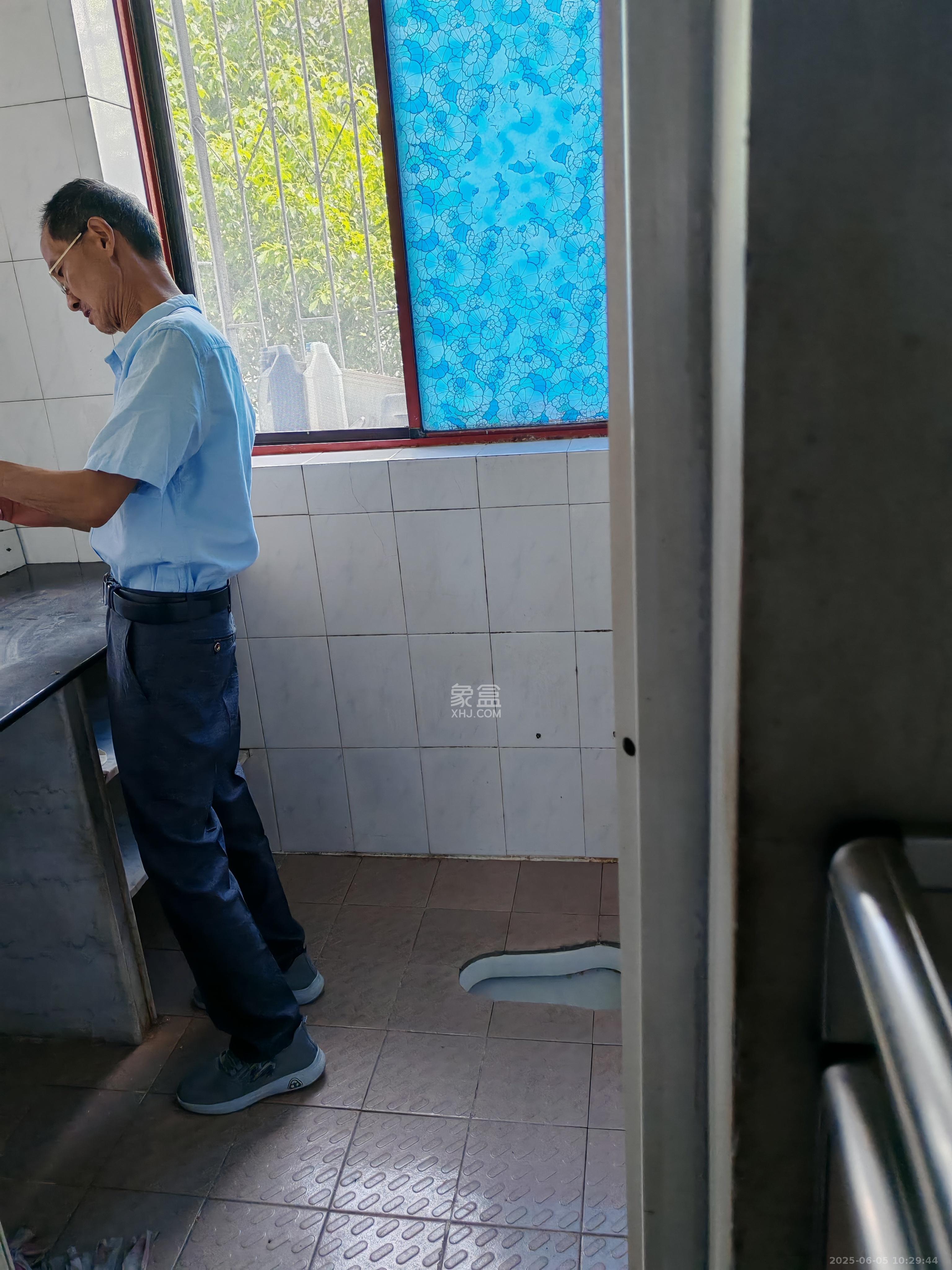 营山佳园 3室2厅1卫 1900.0元/月 营山佳园 3室2厅1卫 1900.0元/月室内图