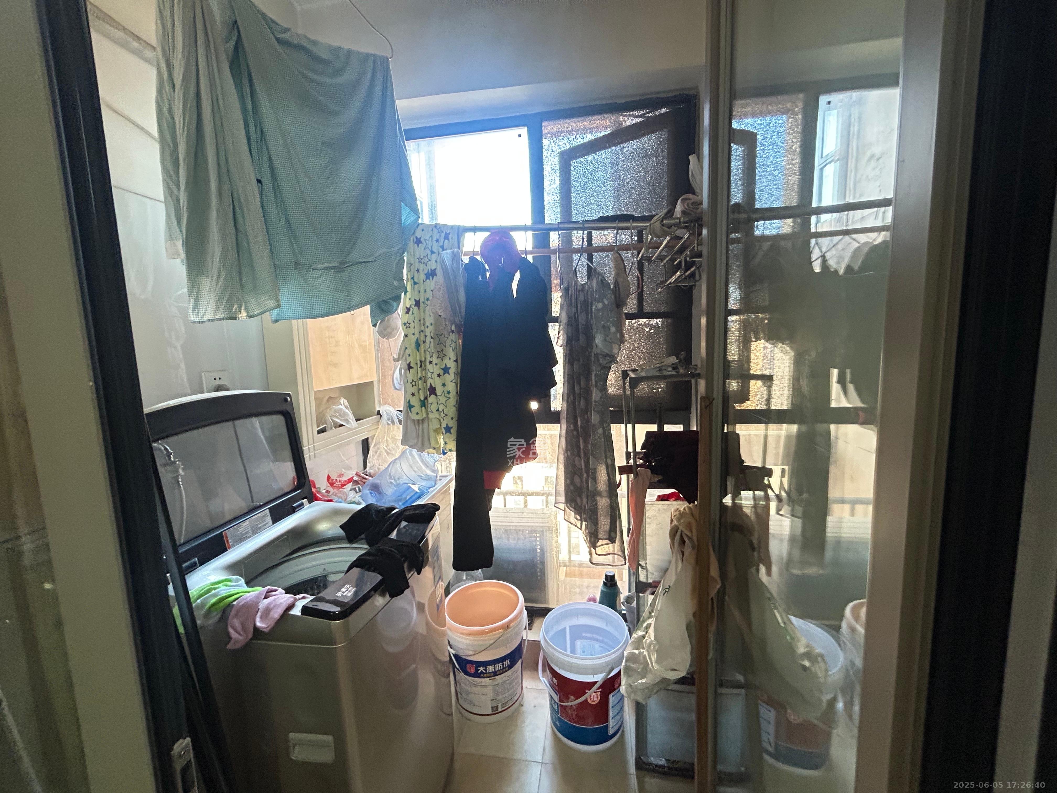 怡海星城 3室2厅1卫 1800.0元/月 怡海星城 3室2厅1卫 1800.0元/月室内图