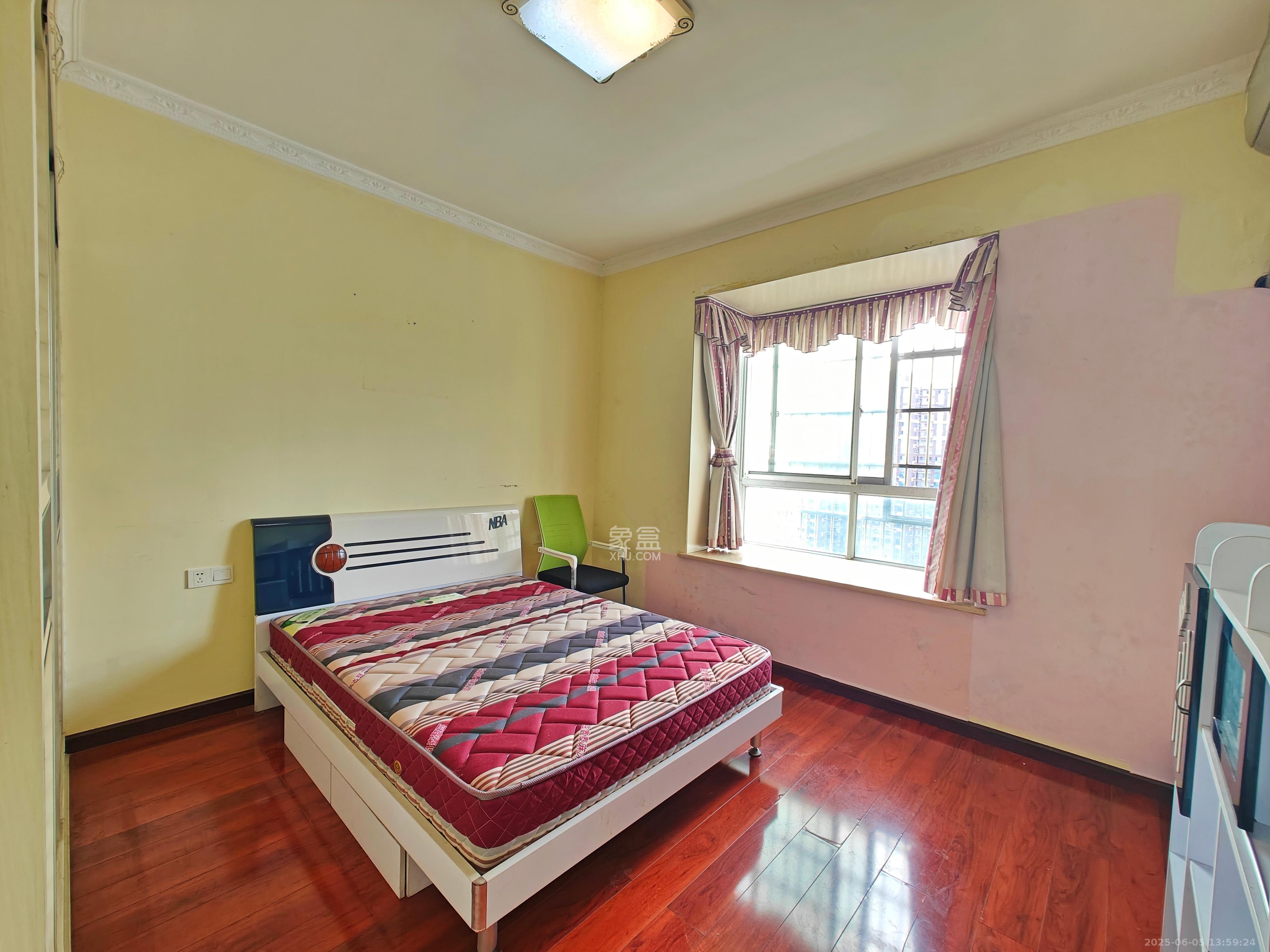 星邮公寓 4室2厅2卫 3000.0元/月 星邮公寓 4室2厅2卫 3000.0元/月室内图