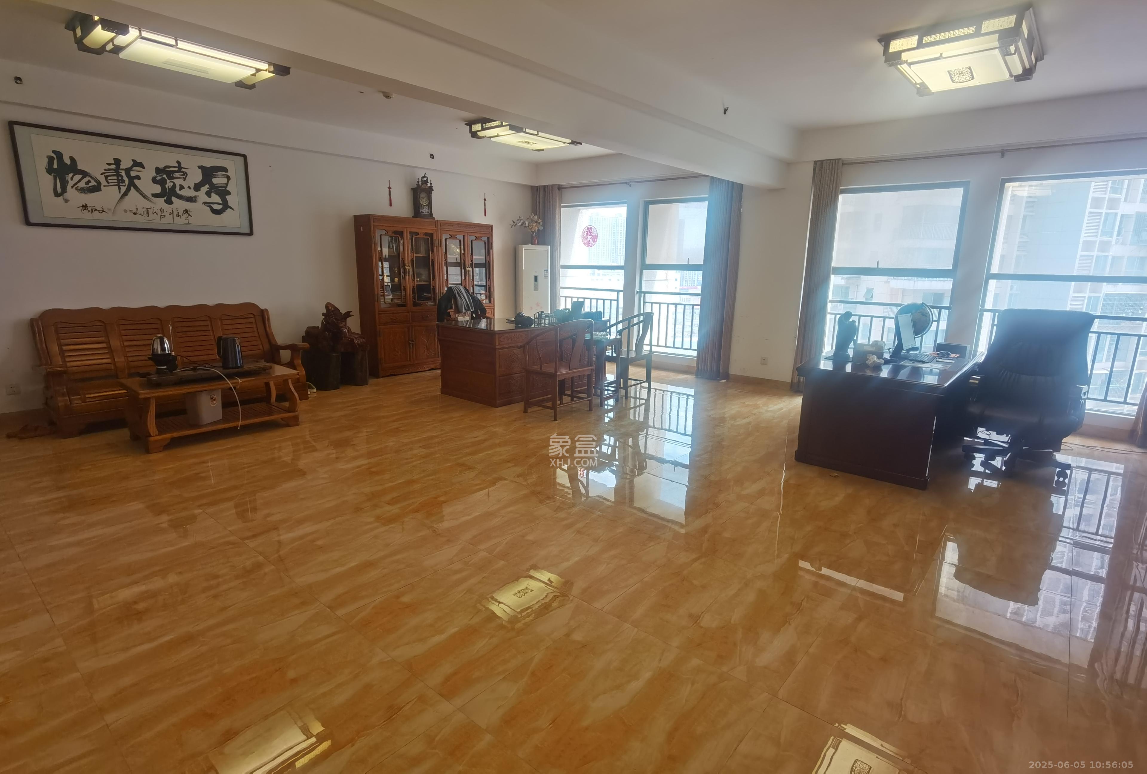 九华新都汇  3室2厅1卫   65.00万客厅