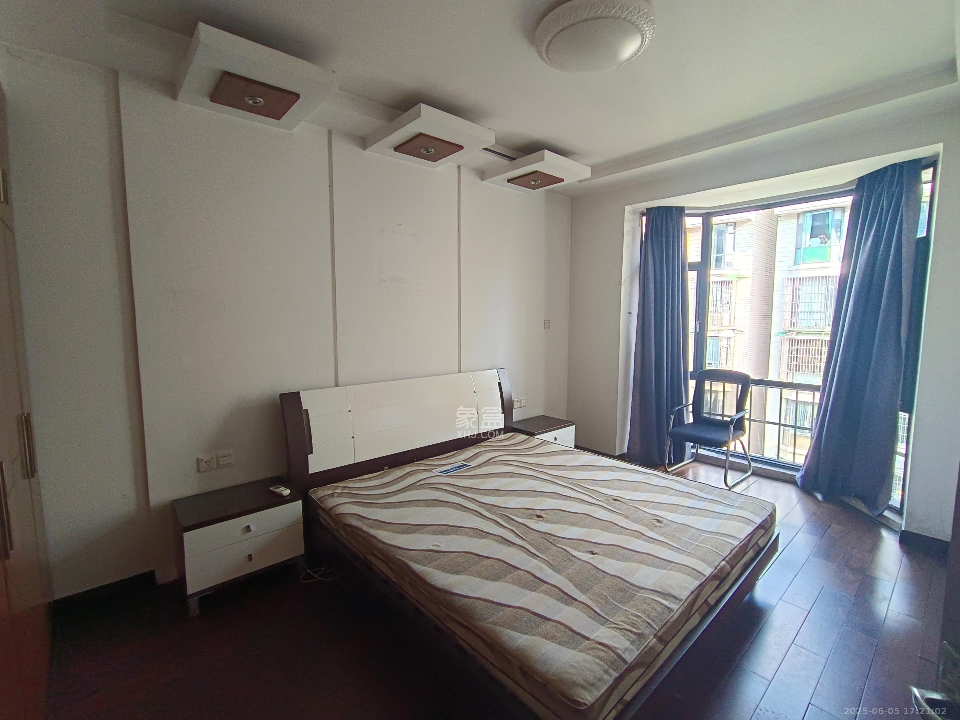 中江锦城  3室2厅1卫   2200.00元/月室内图