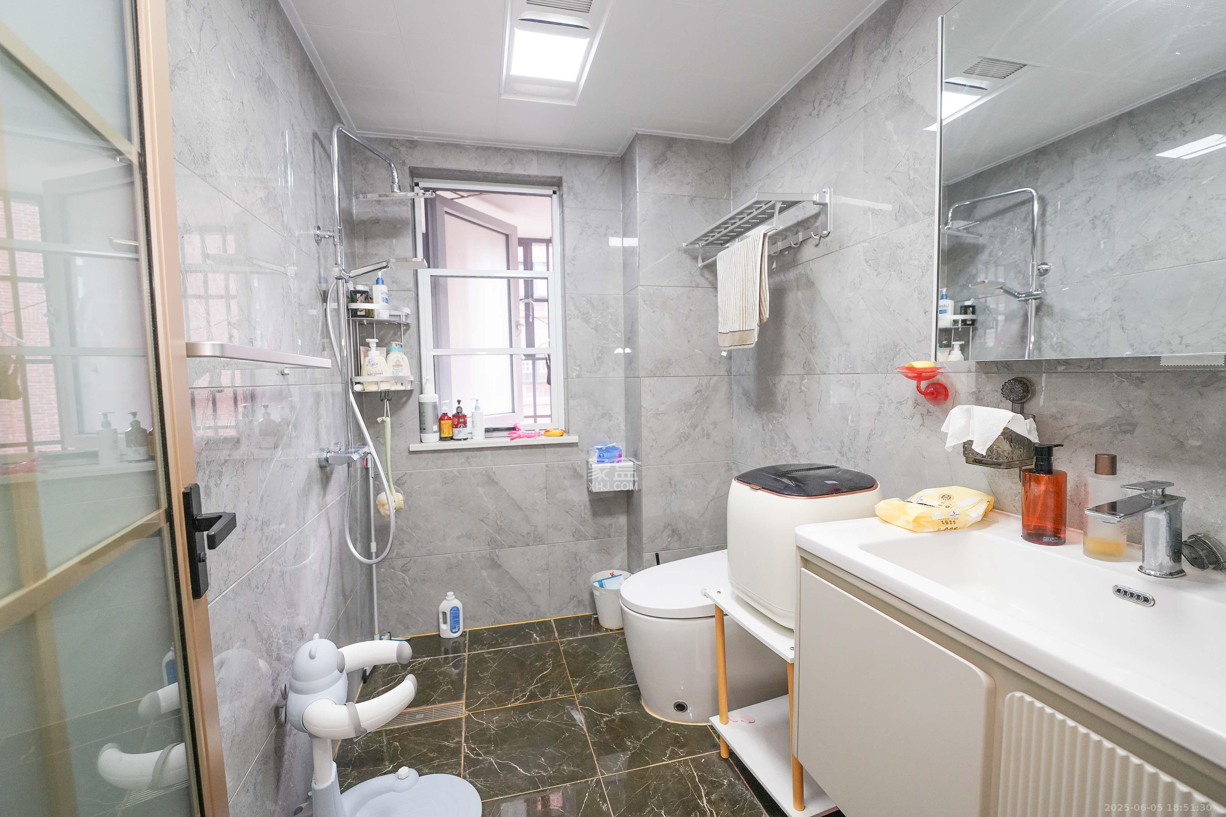 哈佛小镇（五矿哈佛小镇）  4室2厅2卫    93.0万卫生间