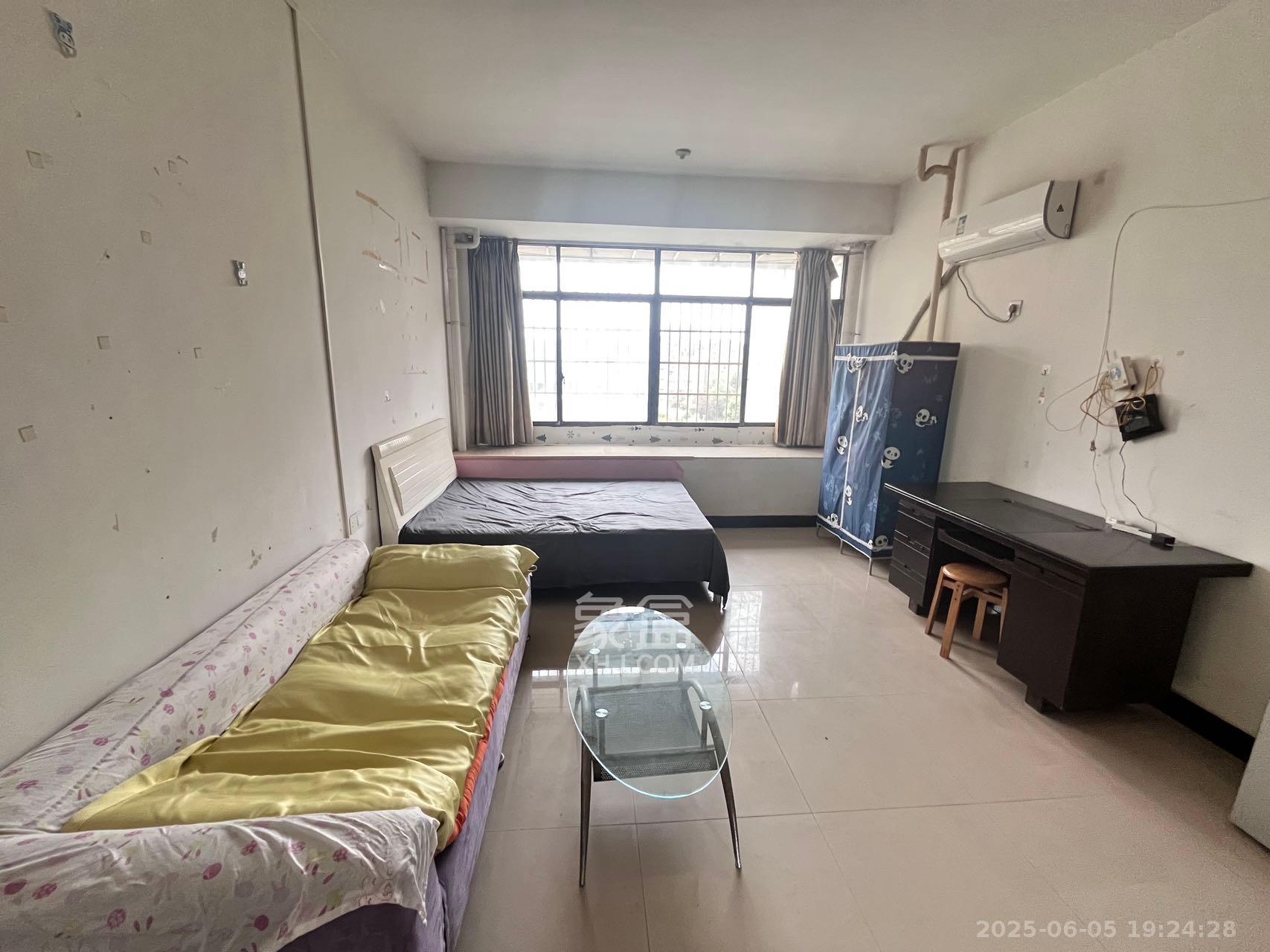 枫华府第 1室1厅1卫 1000.0元/月 枫华府第 1室1厅1卫 1000.0元/月室内图