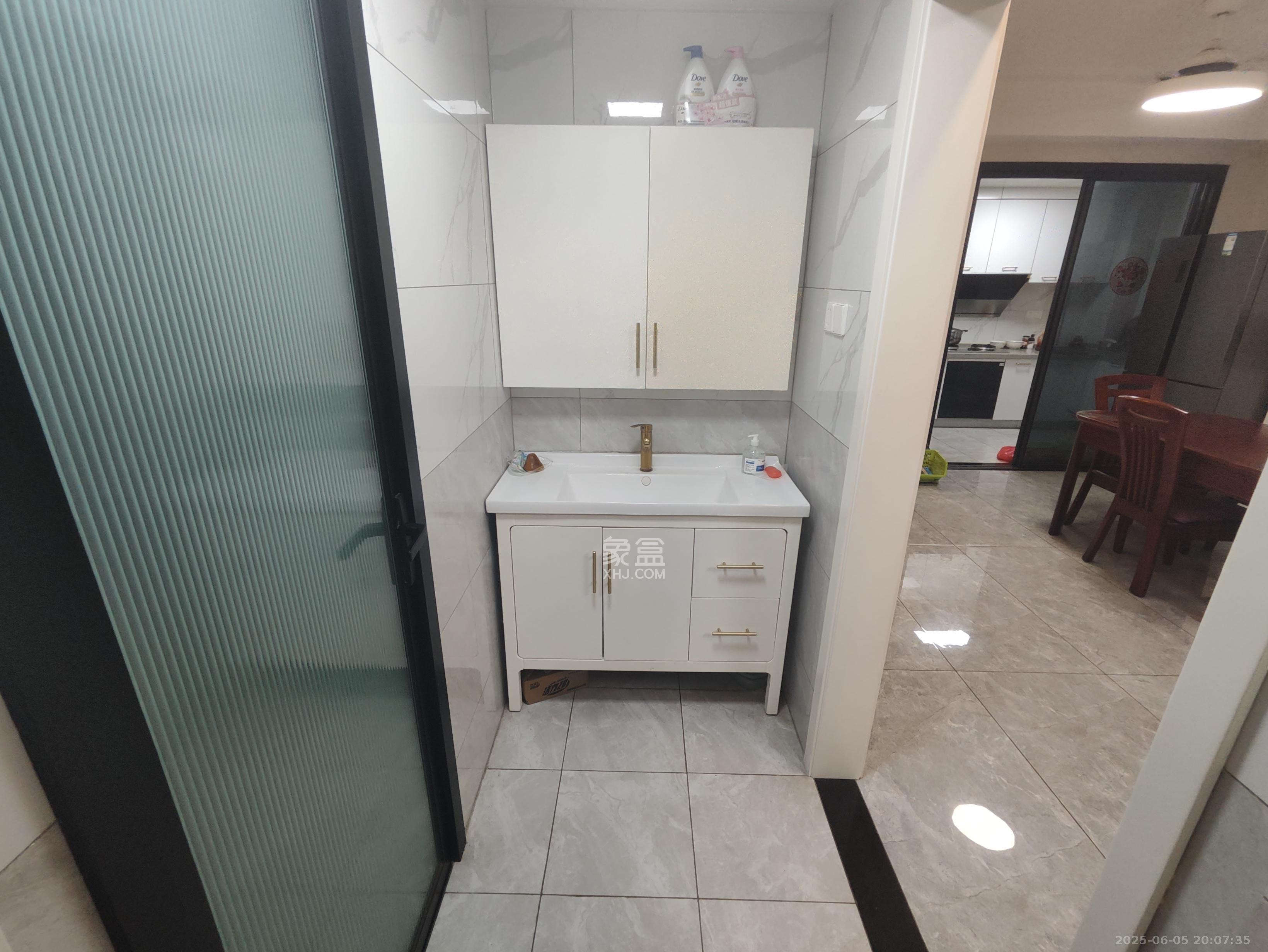 北辰三角洲C3区  3室2厅2卫    4800.0元/月 北辰三角洲C3区  3室2厅2卫    4800.0元/月室内图