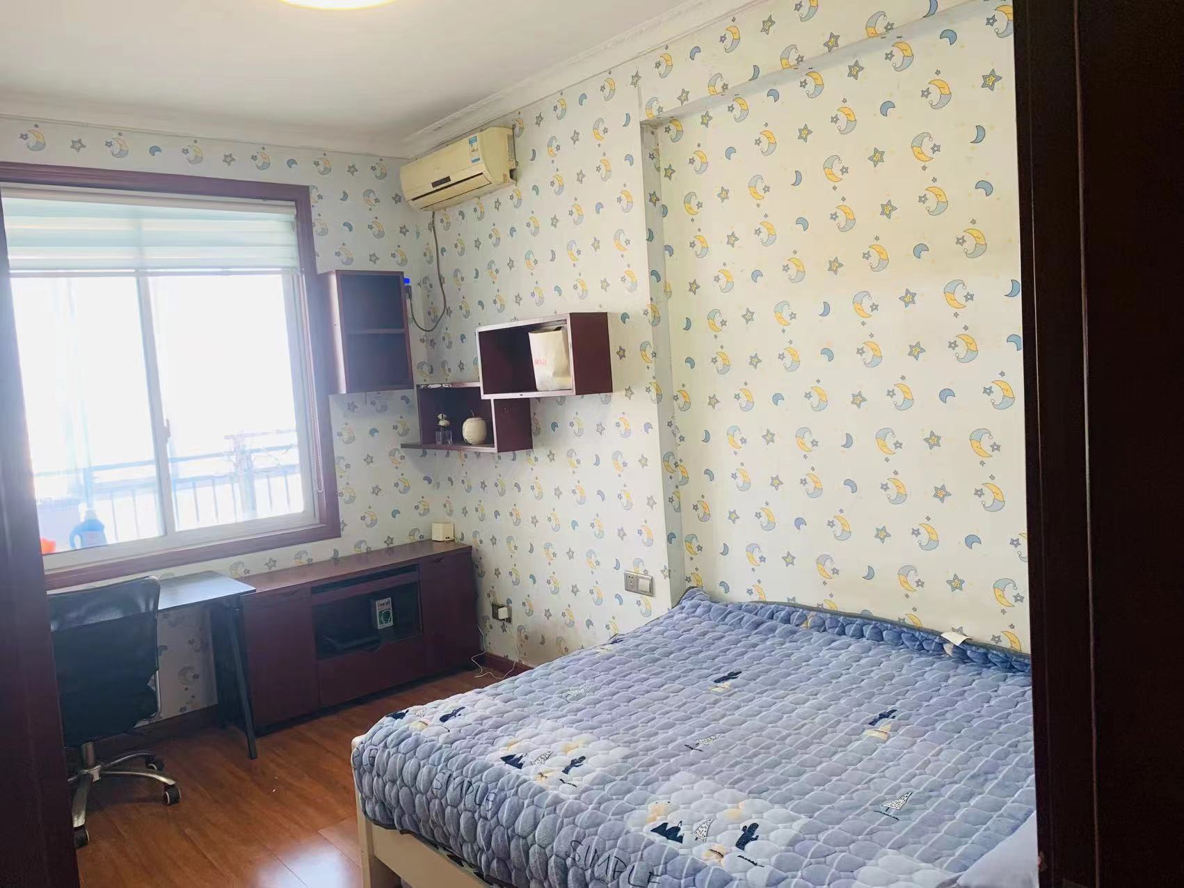 仁济新村  4室2厅2卫   2500.00元/月室内图