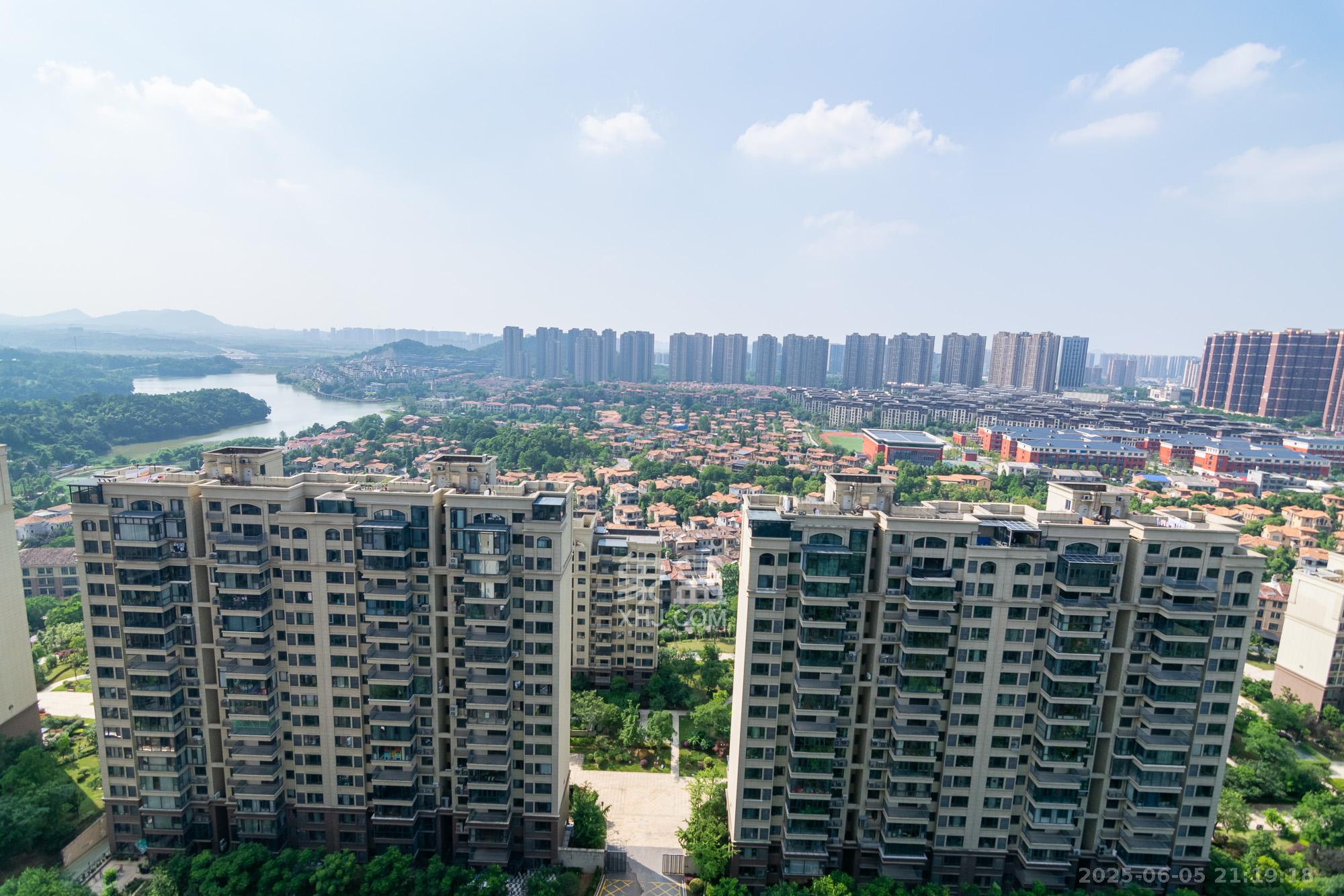 中粮鸿云  3室2厅2卫   94.80万其他