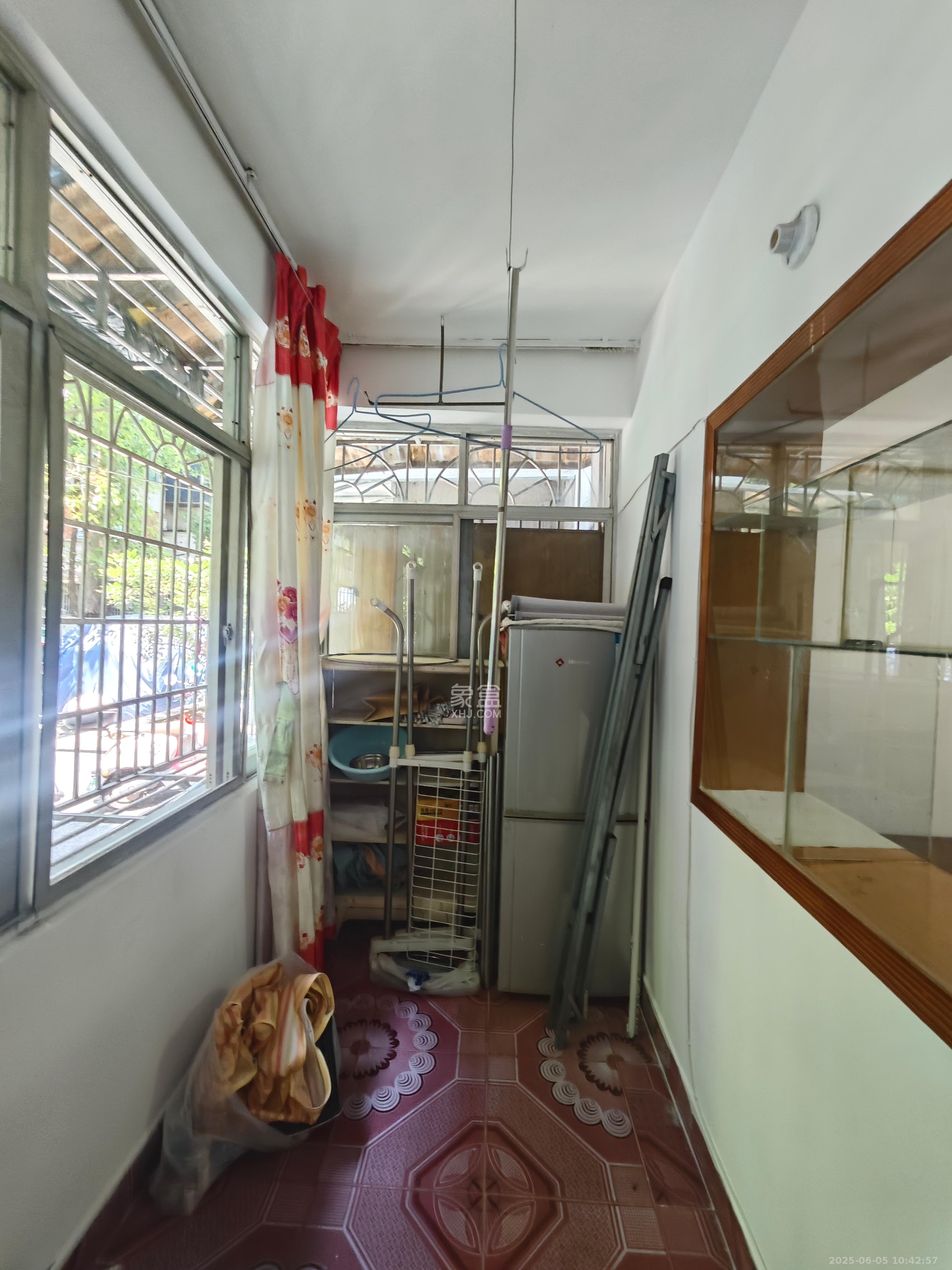 富雅坪社区（红墙巷）  1室1厅1卫   1500.00元/月室内图