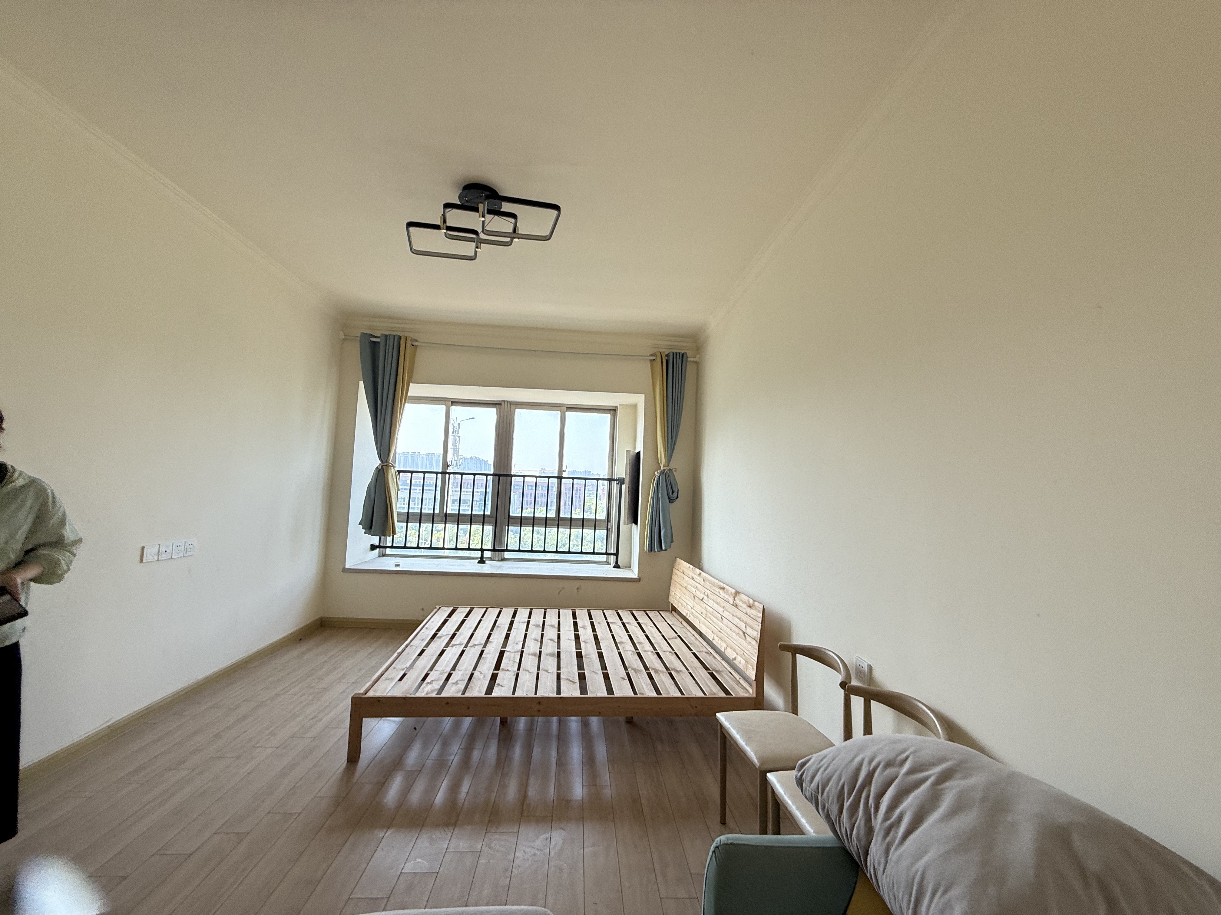 碧桂园 4室2厅2卫 2000.0元/月 碧桂园 4室2厅2卫 2000.0元/月室内图