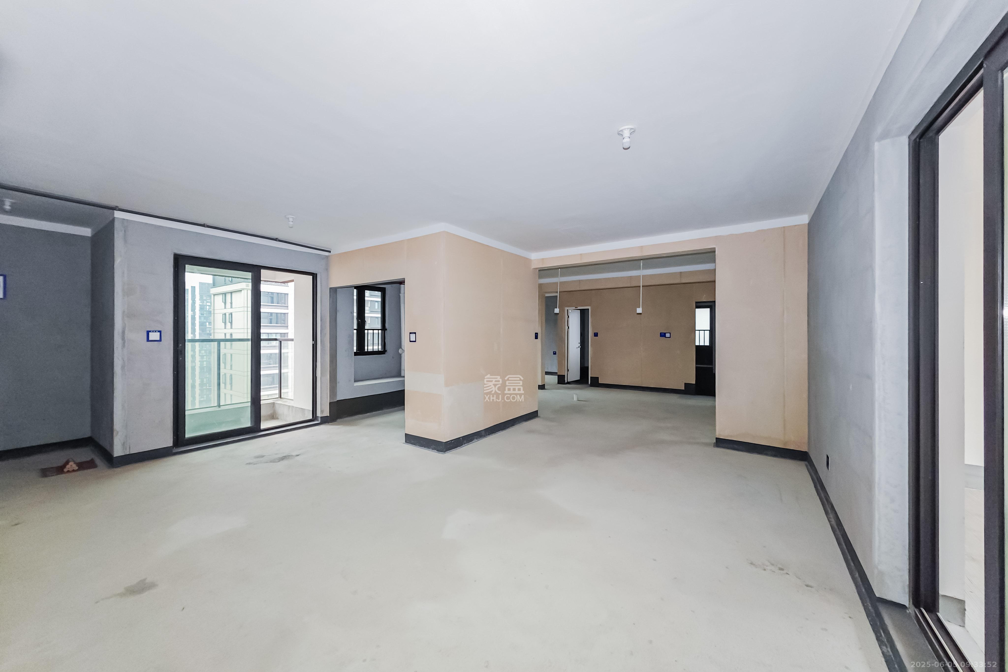 建发玖洲观澜  4室2厅2卫   185.00万其他