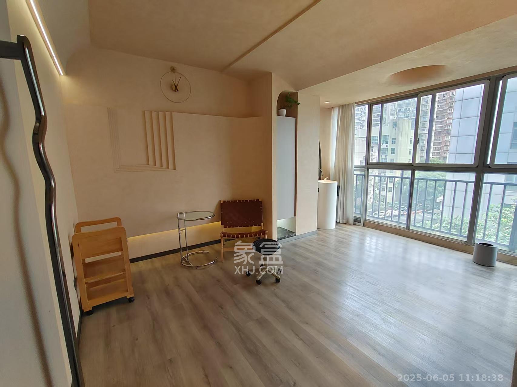 友阿光大大厦 1室1厅1卫 2200.0元/月 友阿光大大厦 1室1厅1卫 2200.0元/月室内图