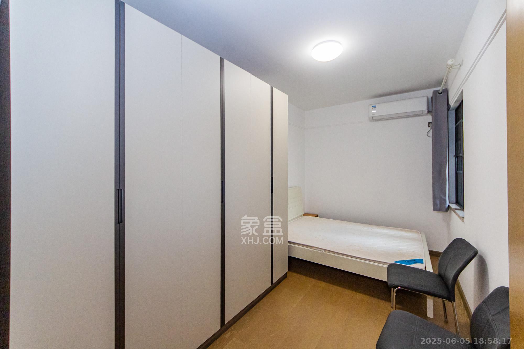 长房雍景湾  3室2厅2卫   3500.00元/月