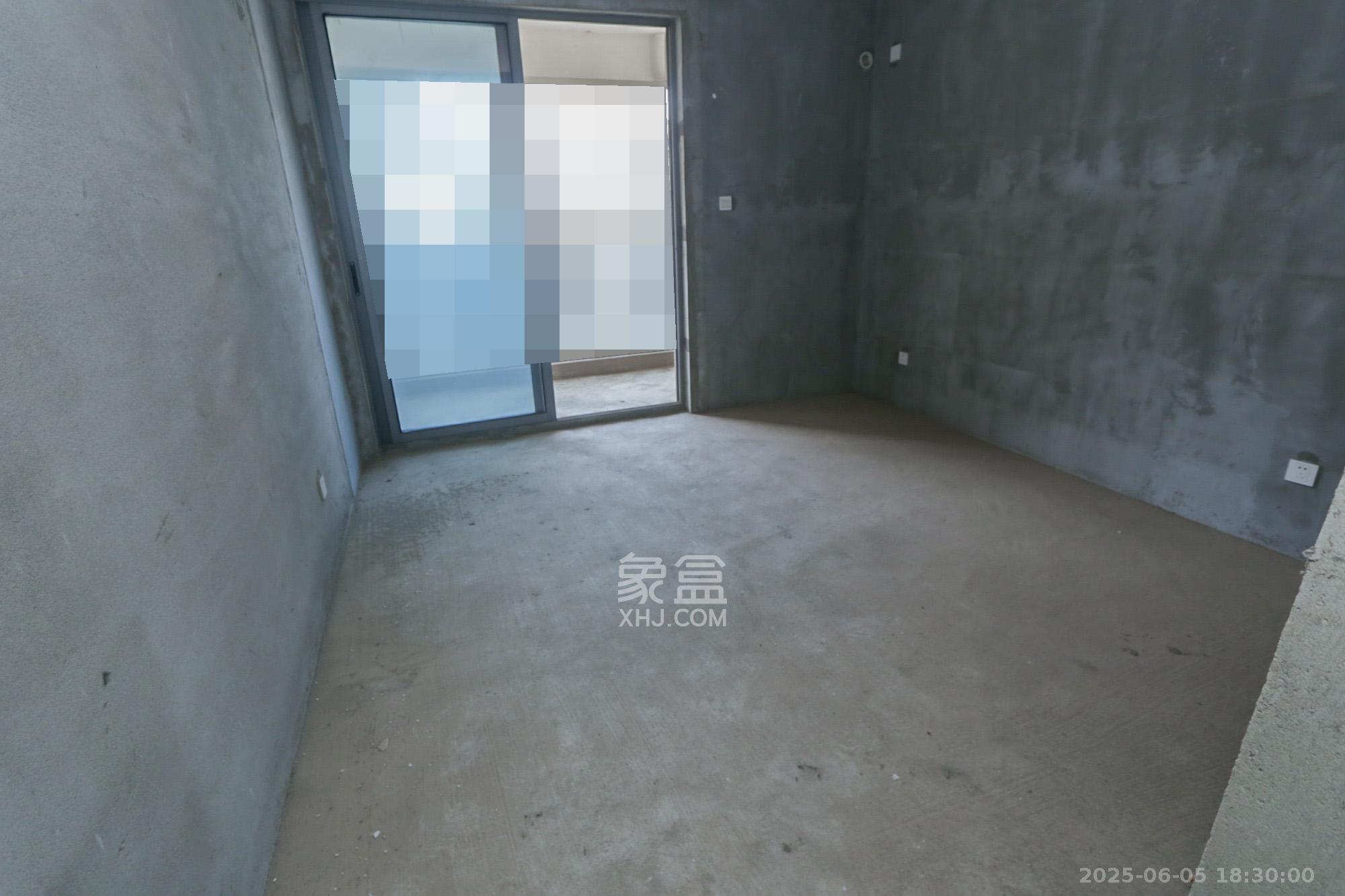 八方小区C区  3室2厅2卫   339.00万卧室