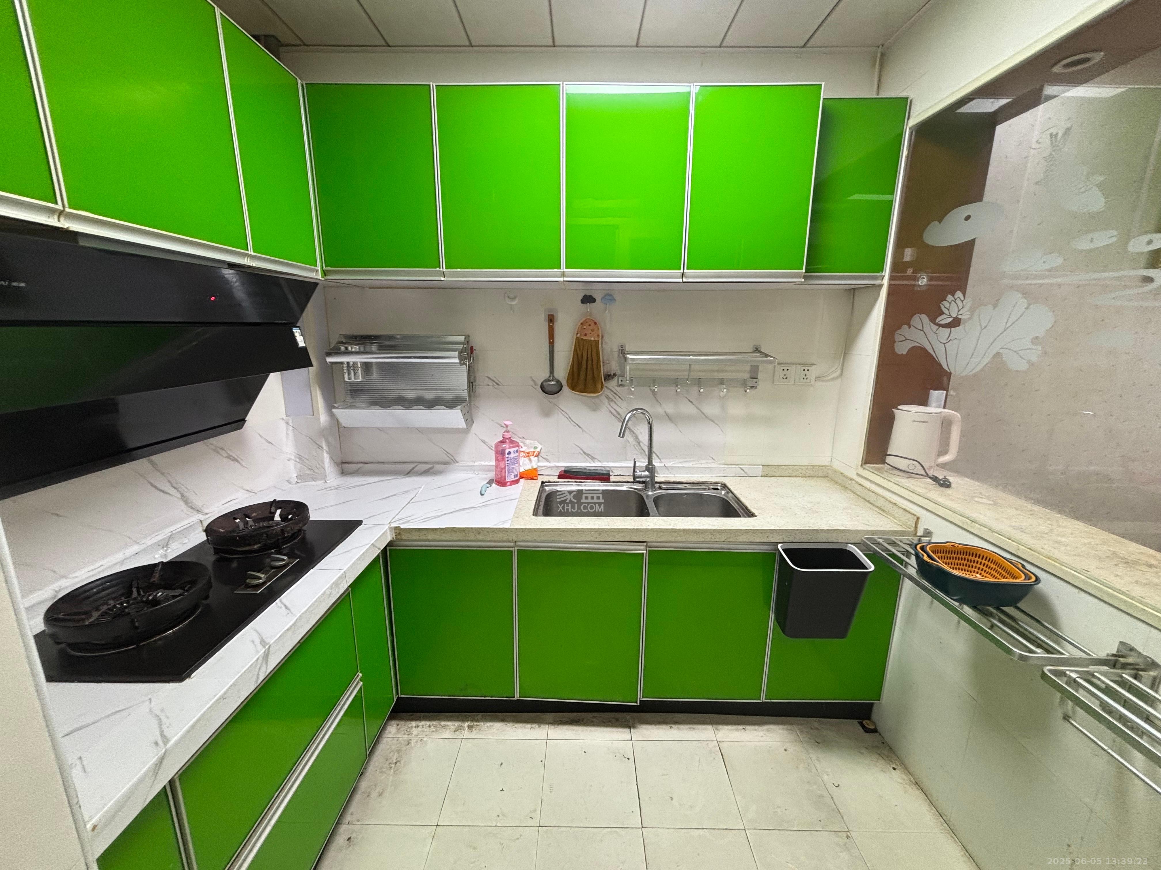 楚天中苑 3室2厅2卫 2500.0元/月 楚天中苑 3室2厅2卫 2500.0元/月室内图