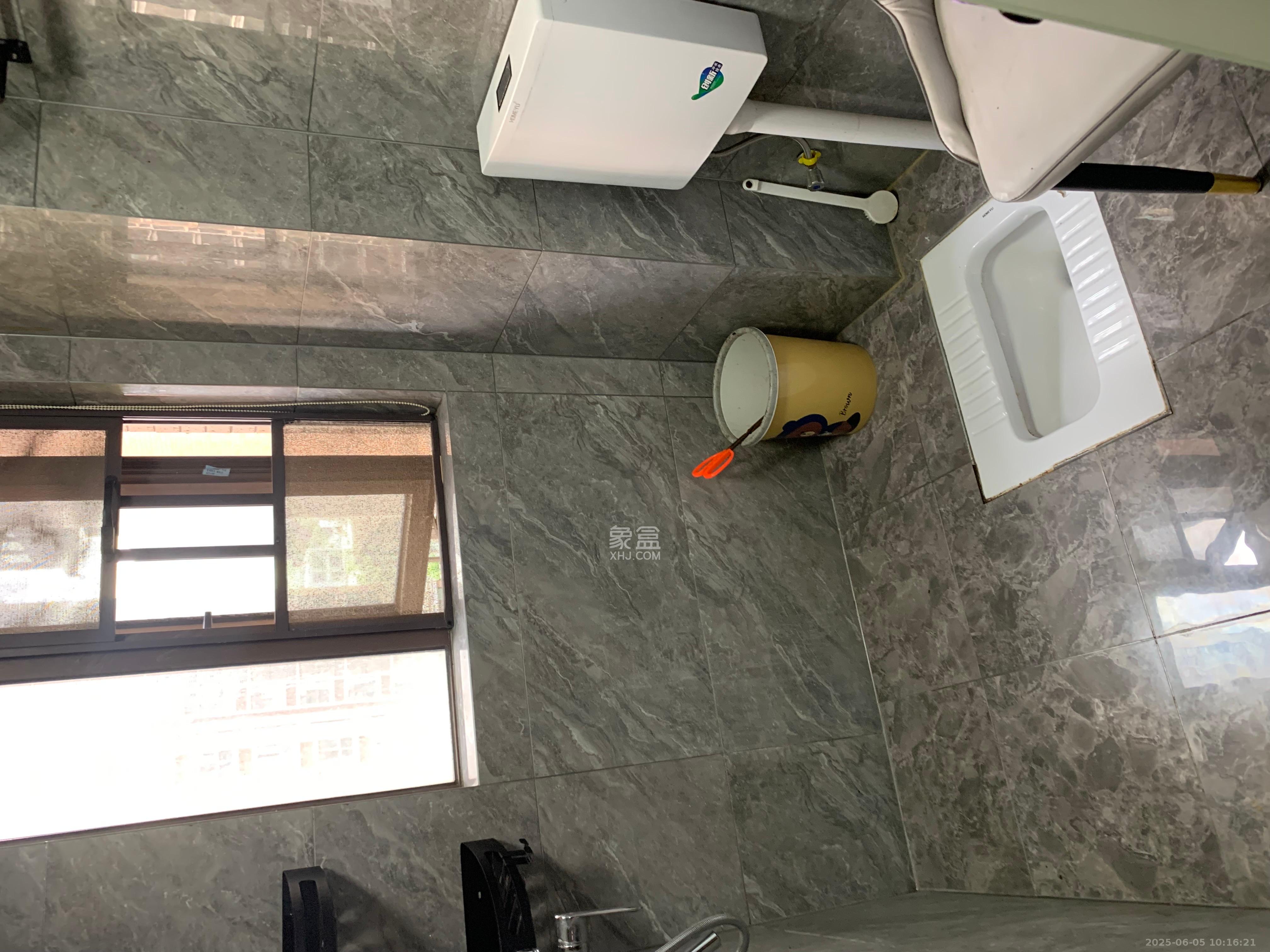 水岸世景  3室2厅2卫   2500.00元/月室内图