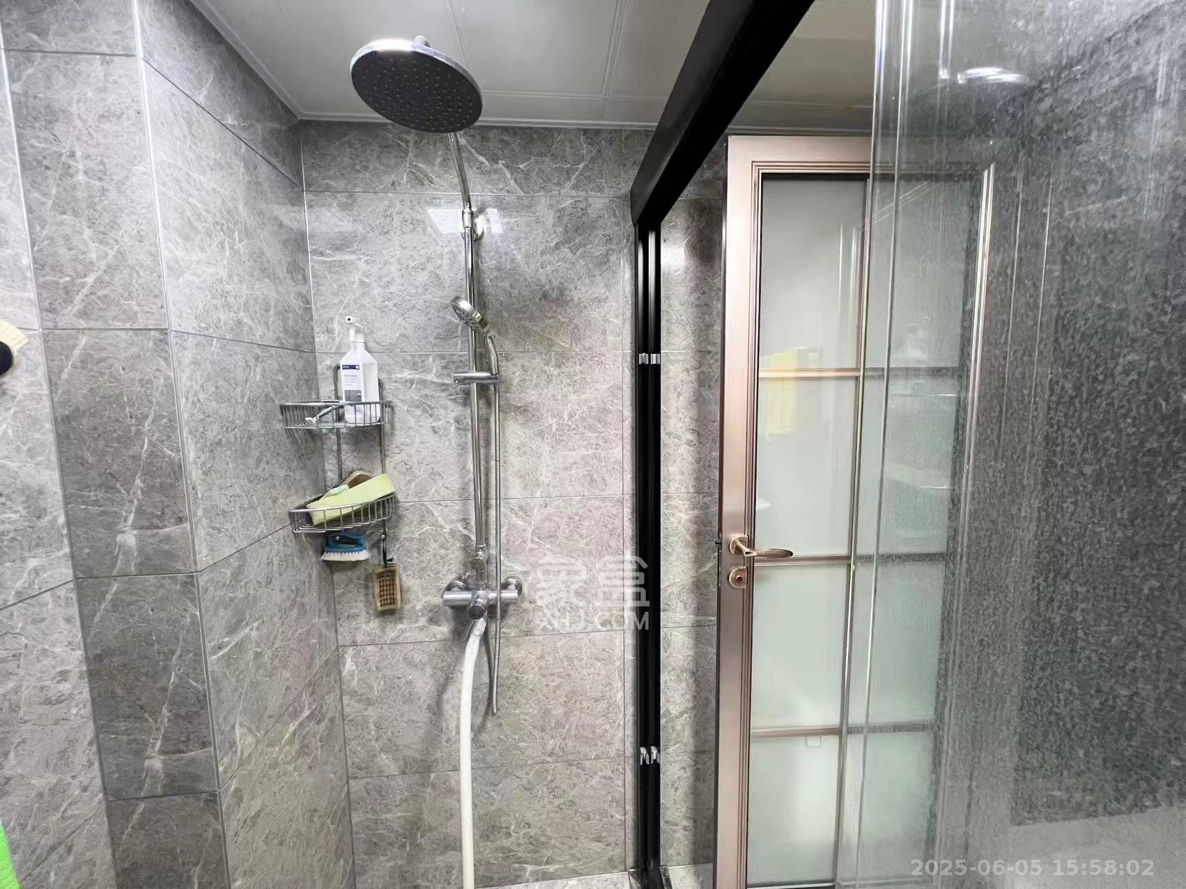 怡海星城 3室2厅1卫 2500.0元/月 怡海星城 3室2厅1卫 2500.0元/月室内图