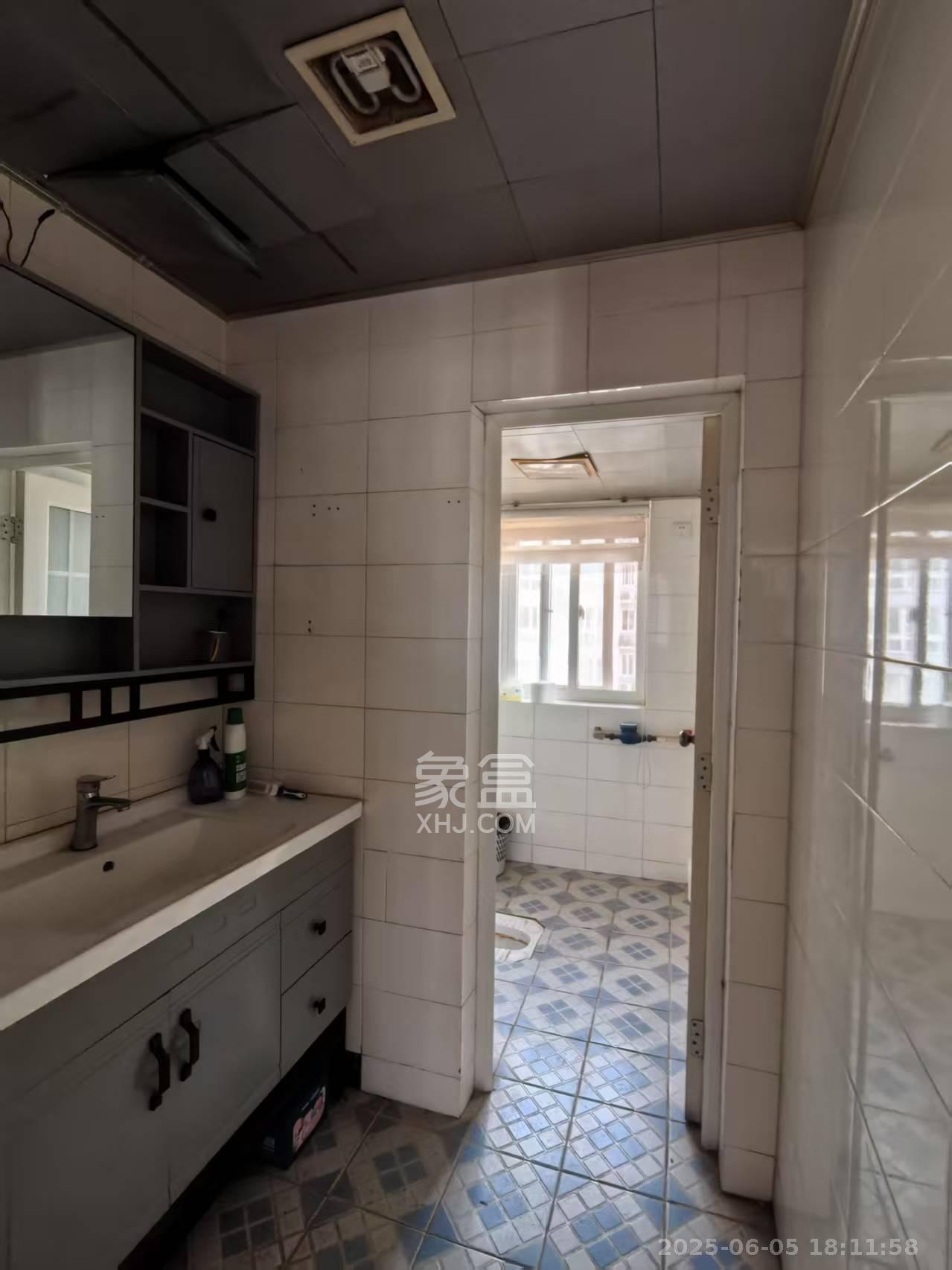 五一华府 4室2厅2卫 4900.0元/月 五一华府 4室2厅2卫 4900.0元/月室内图