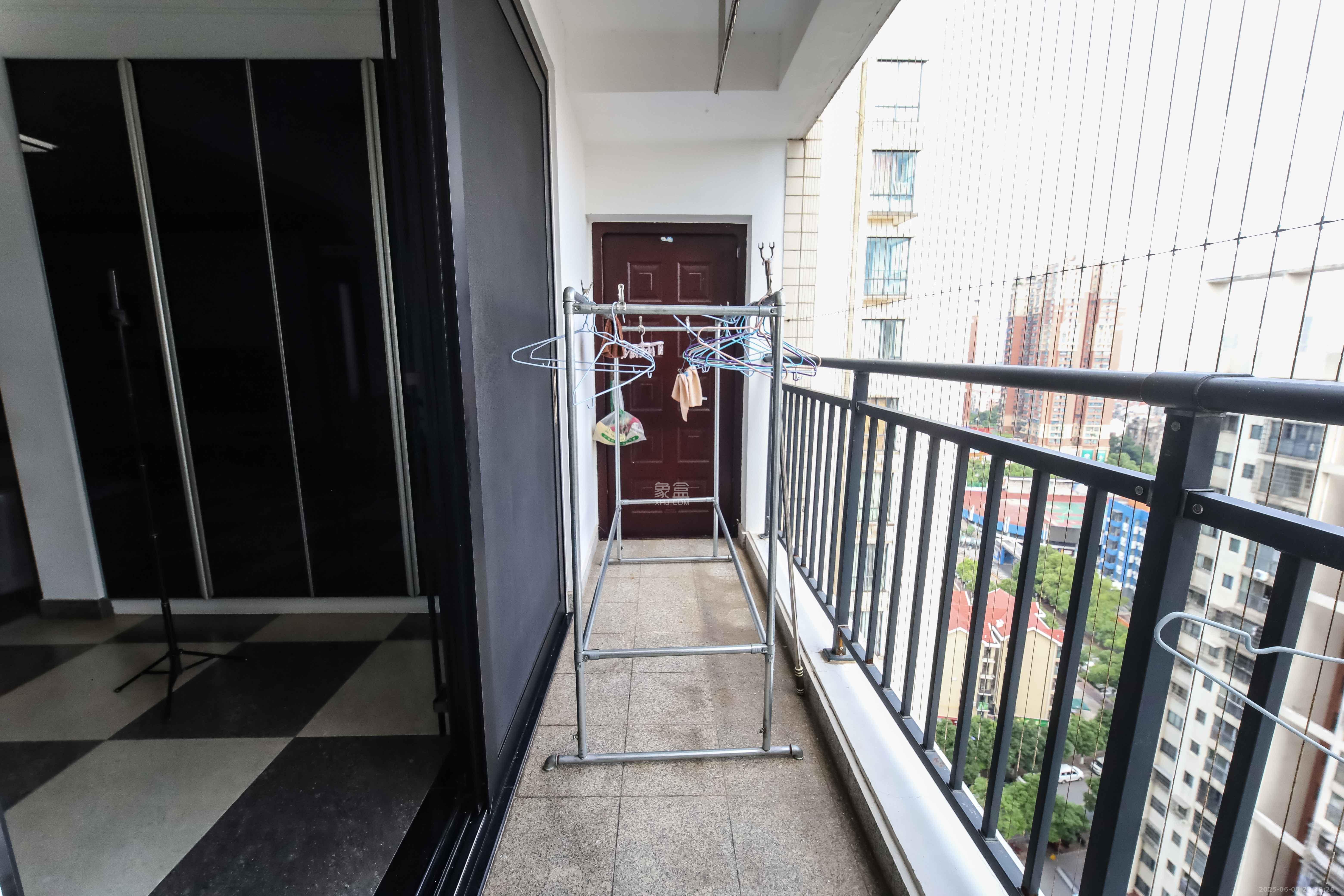 运通尊苑  3室2厅2卫    159.6万 运通尊苑  3室2厅2卫    159.6万阳台