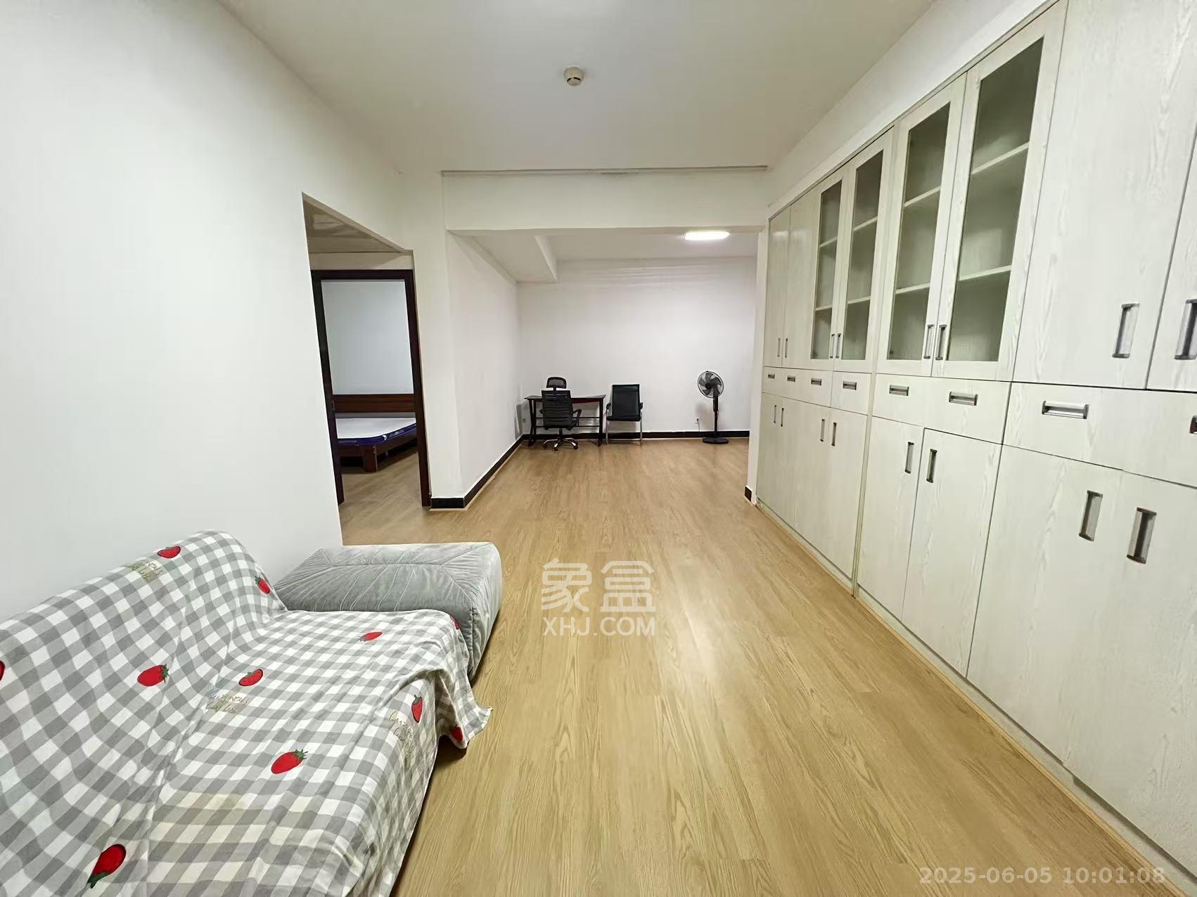 上河国际F座  2室2厅1卫   2400.00元/月