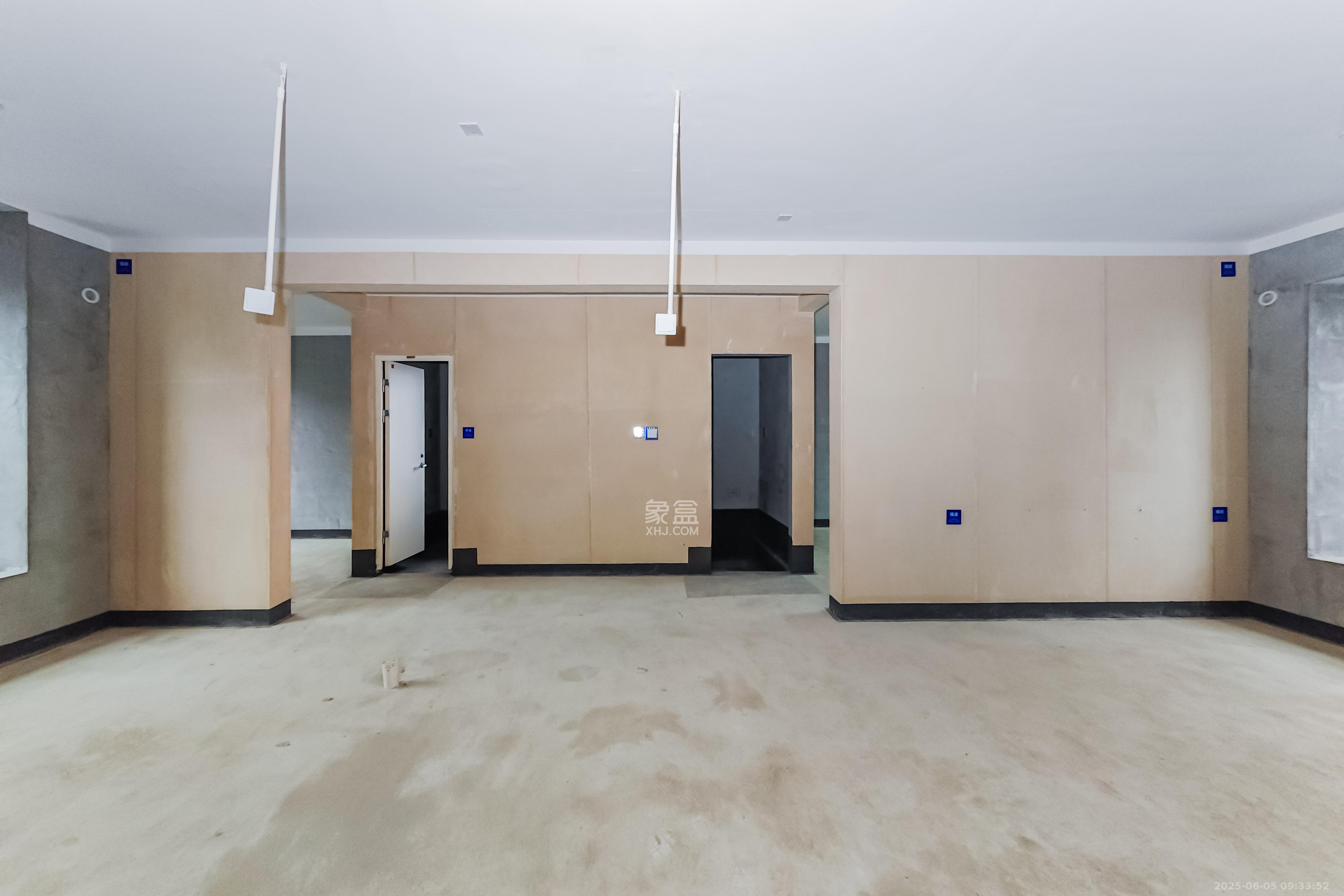 建发玖洲观澜  4室2厅2卫   185.00万其他