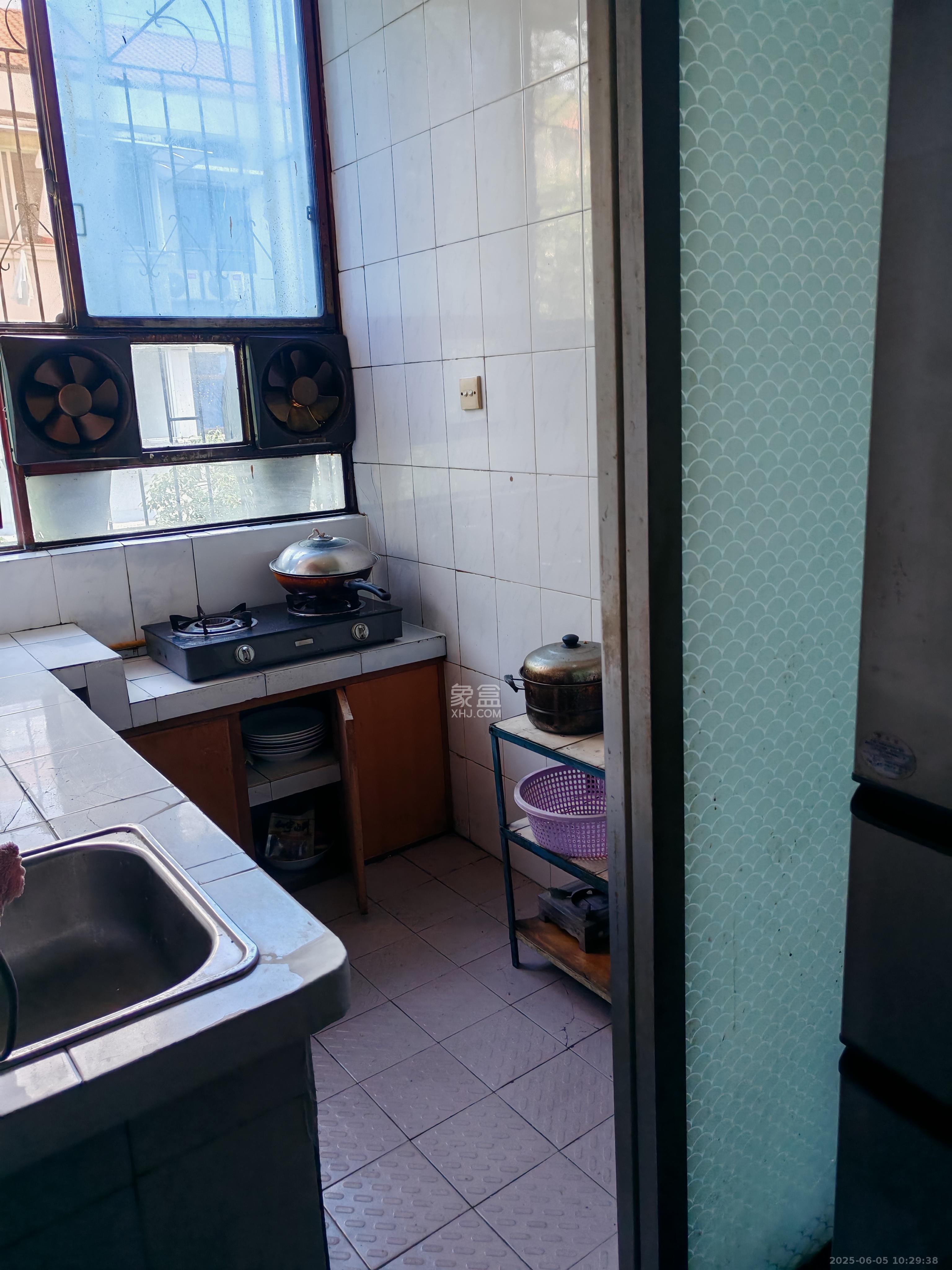 营山佳园 3室2厅1卫 1900.0元/月 营山佳园 3室2厅1卫 1900.0元/月室内图